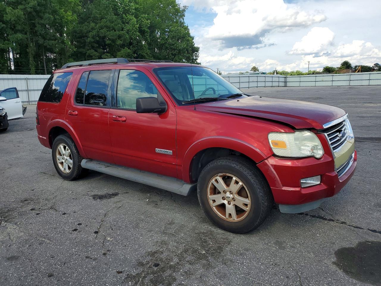 2007 Ford Explorer Xlt Red vin: 1FMEU73EX7UA55144