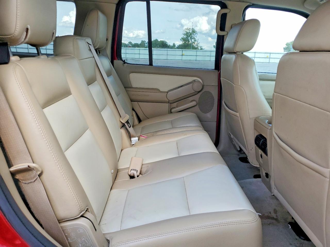 2007 Ford Explorer Xlt Red vin: 1FMEU73EX7UA55144