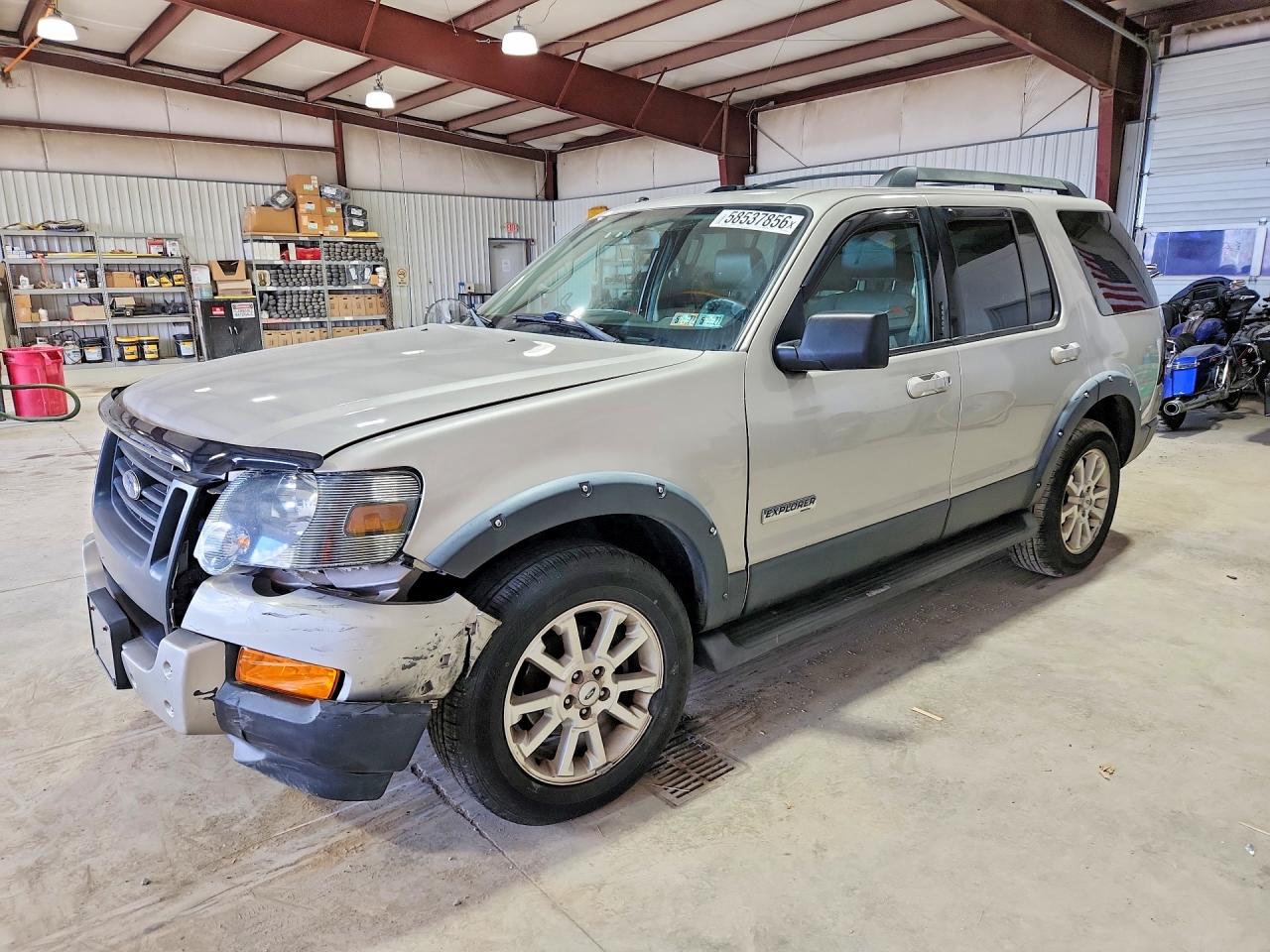 2008 Ford Explorer Xlt Silver vin: 1FMEU73EX8UA24395