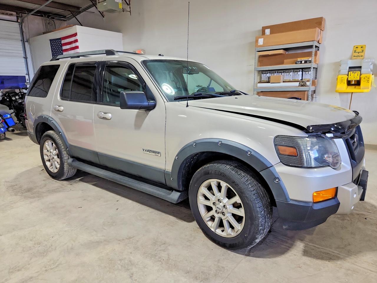 2008 Ford Explorer Xlt Silver vin: 1FMEU73EX8UA24395