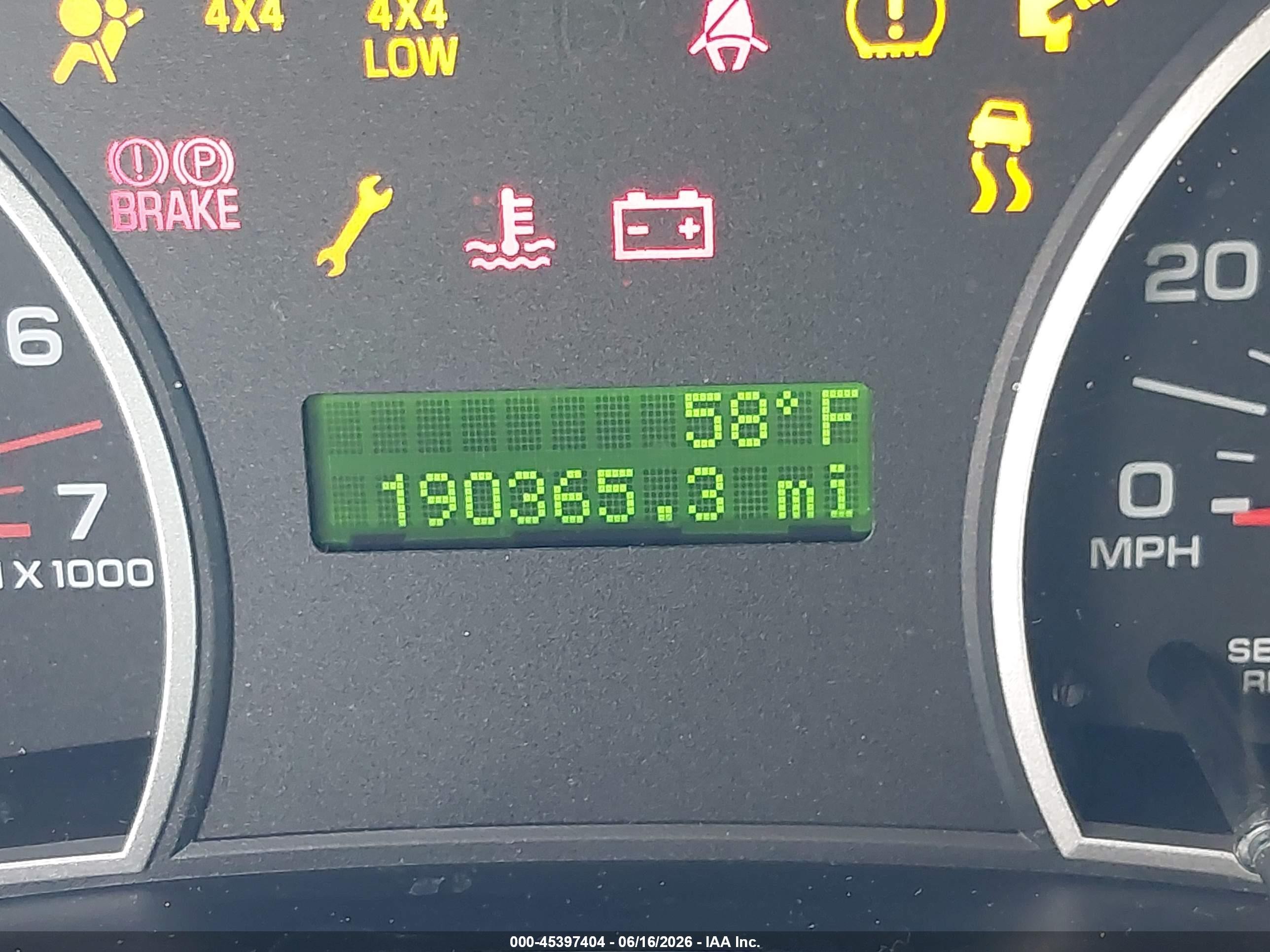 2008 Ford Explorer Xlt White vin: 1FMEU73EX8UA29063