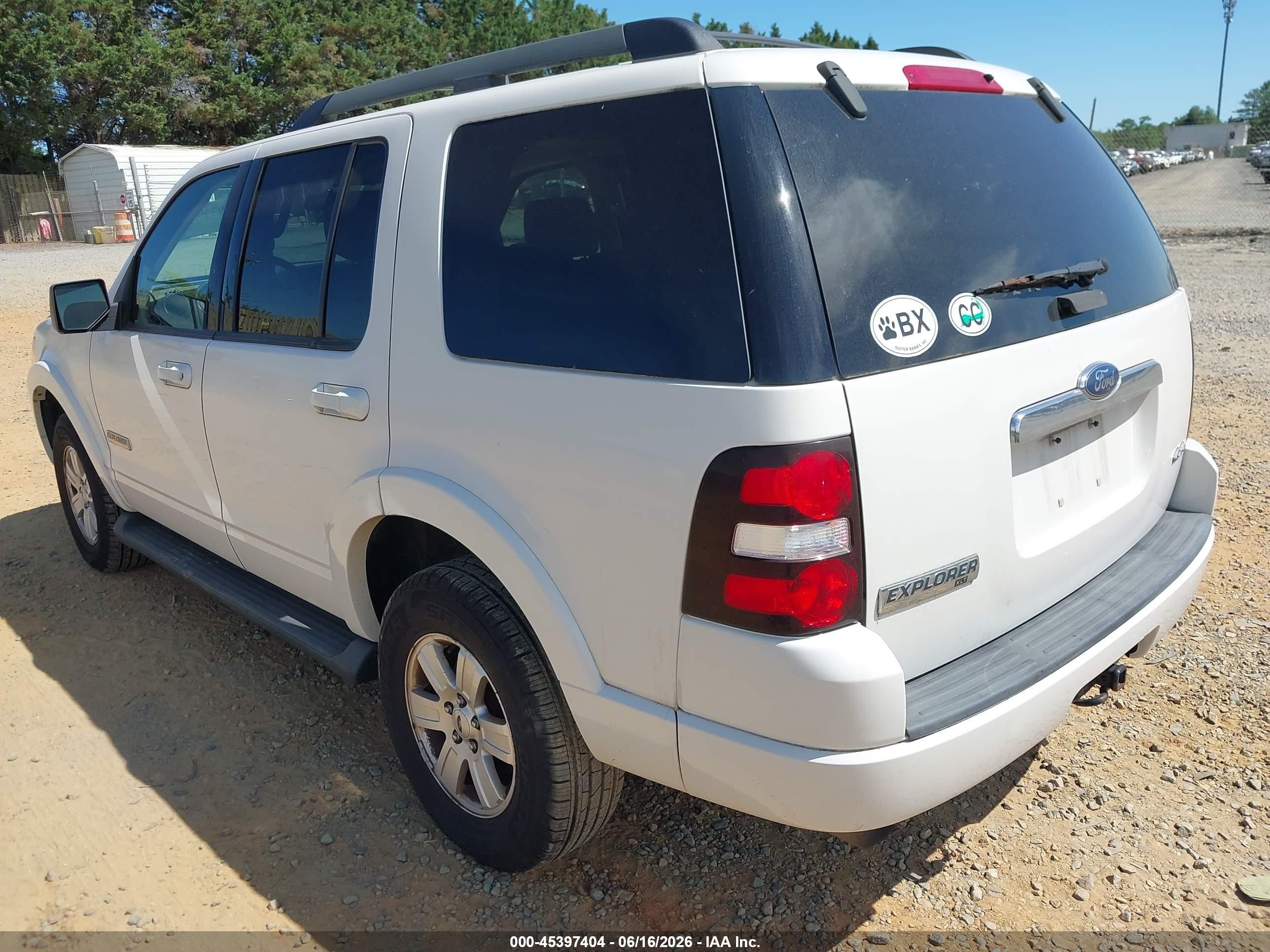 2008 Ford Explorer Xlt White vin: 1FMEU73EX8UA29063