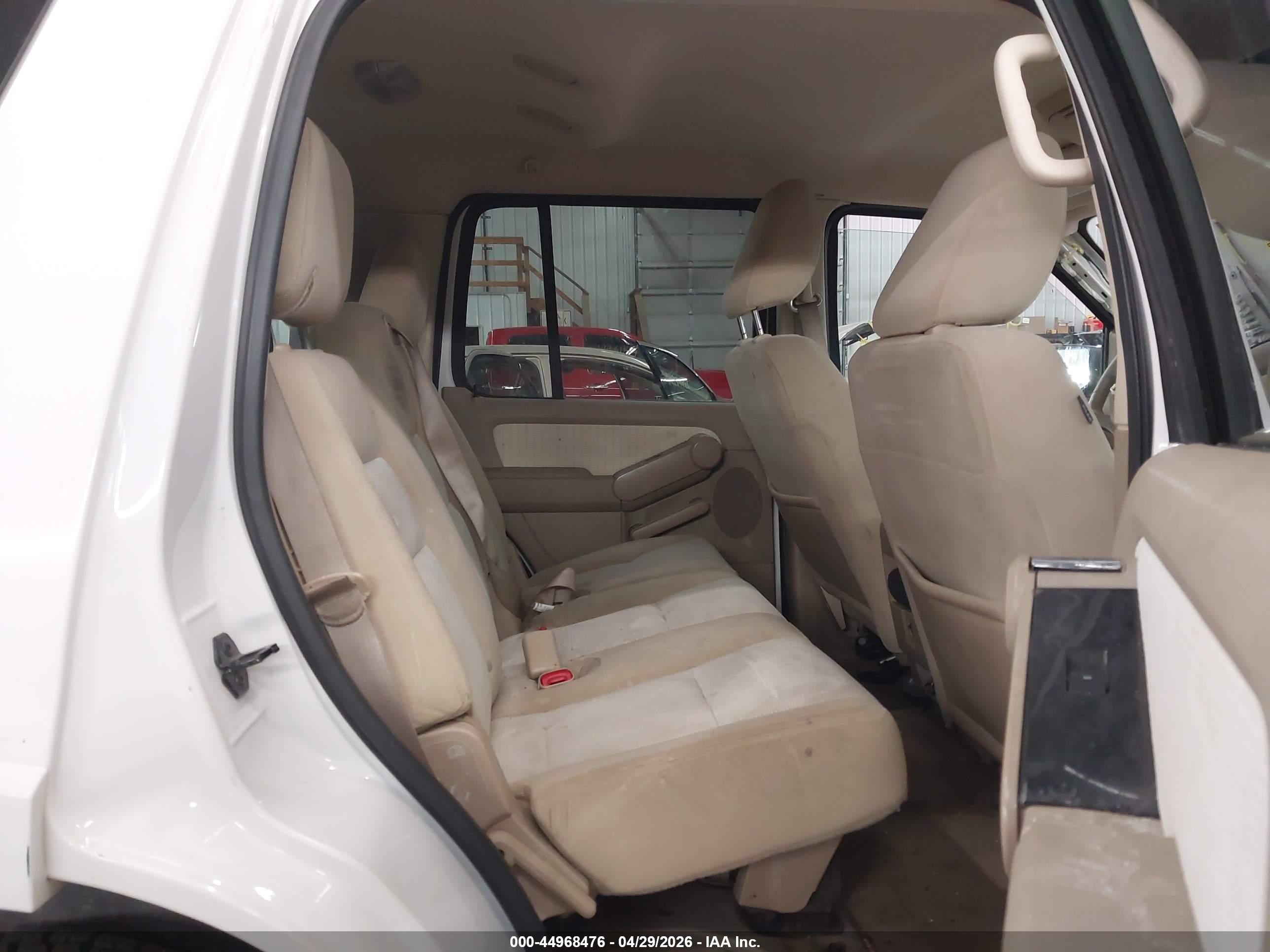 2009 Ford Explorer Xlt White vin: 1FMEU73EX9UA10997