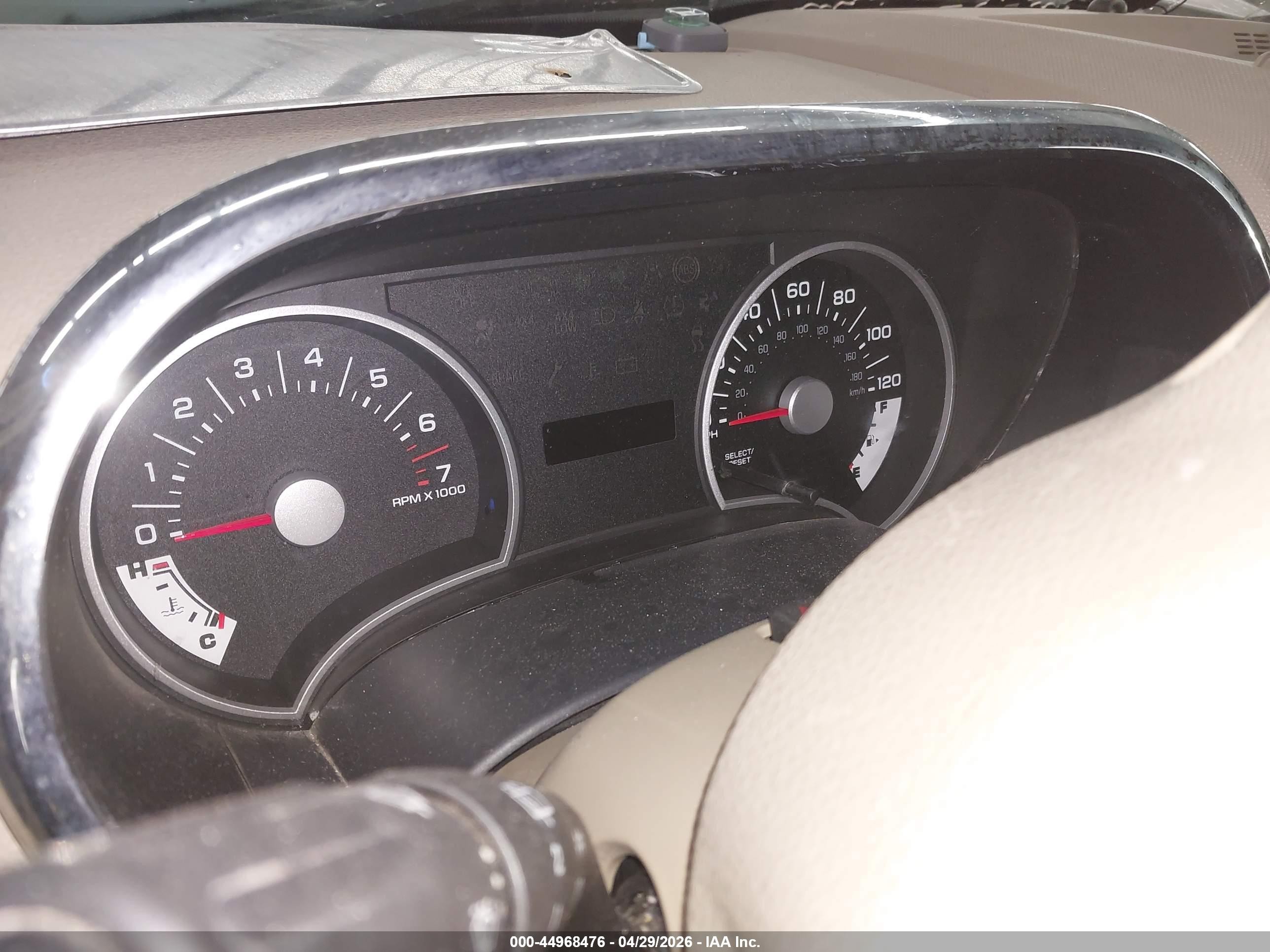 2009 Ford Explorer Xlt White vin: 1FMEU73EX9UA10997