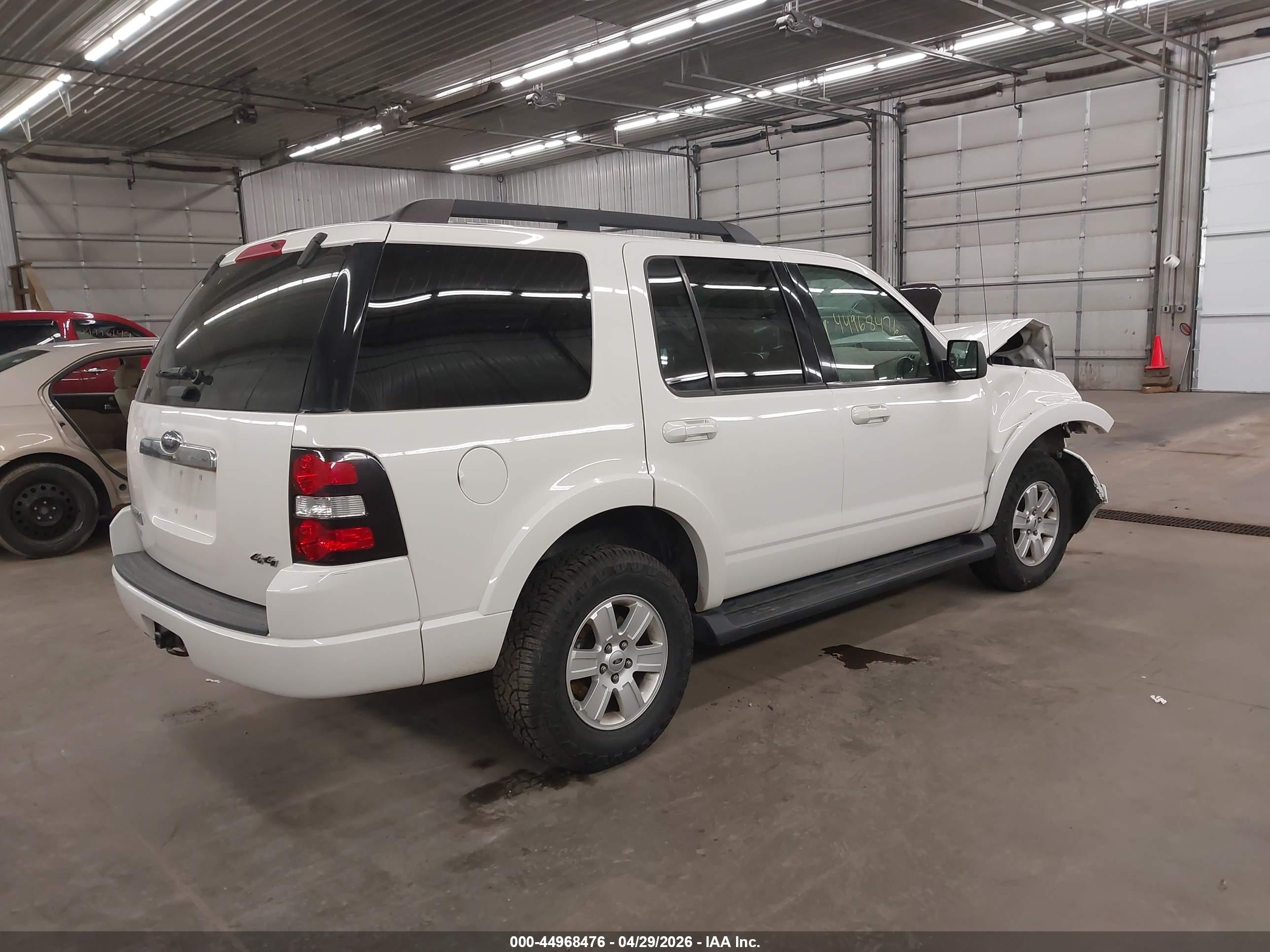 2009 Ford Explorer Xlt White vin: 1FMEU73EX9UA10997