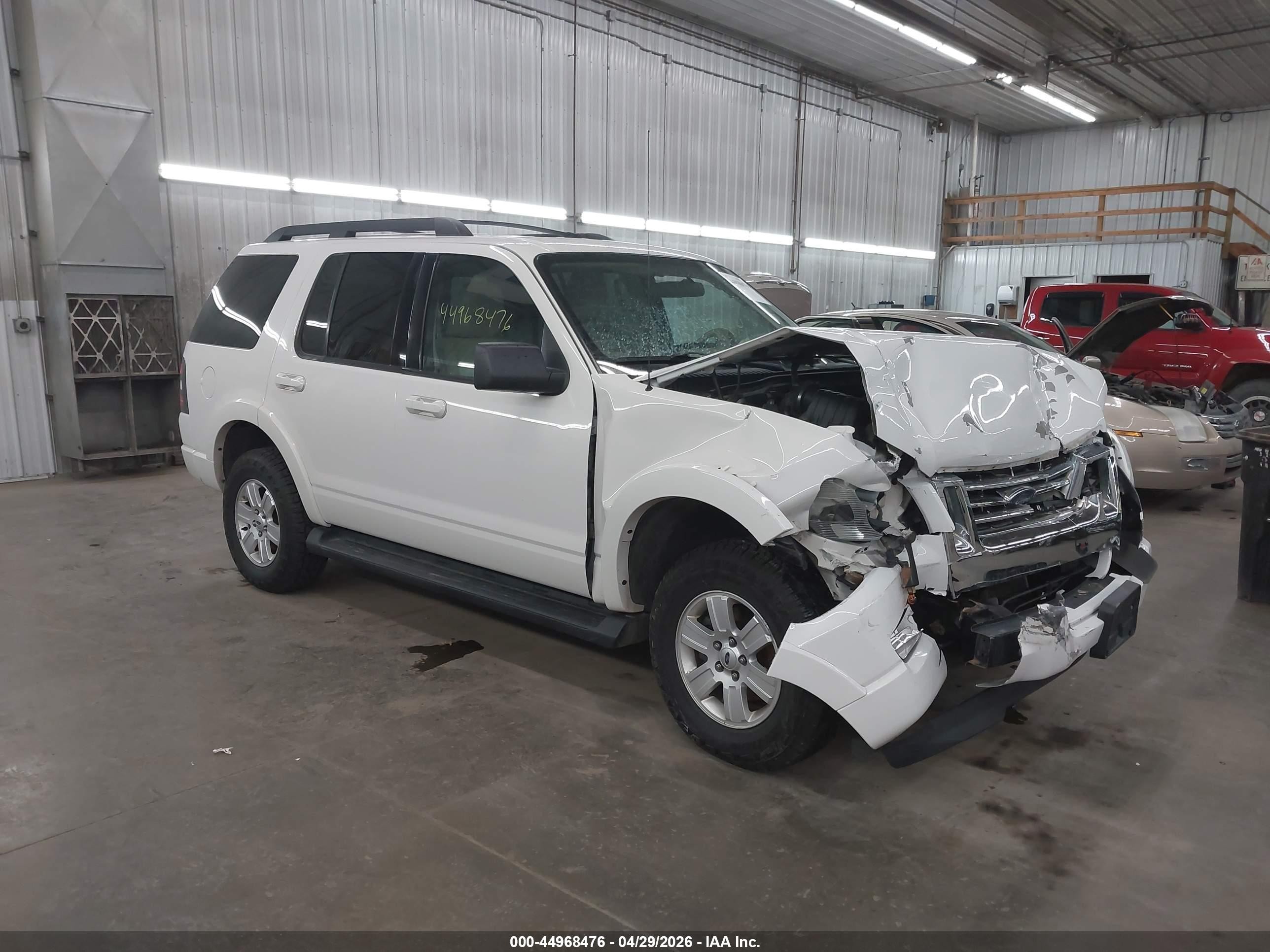 2009 Ford Explorer Xlt White vin: 1FMEU73EX9UA10997