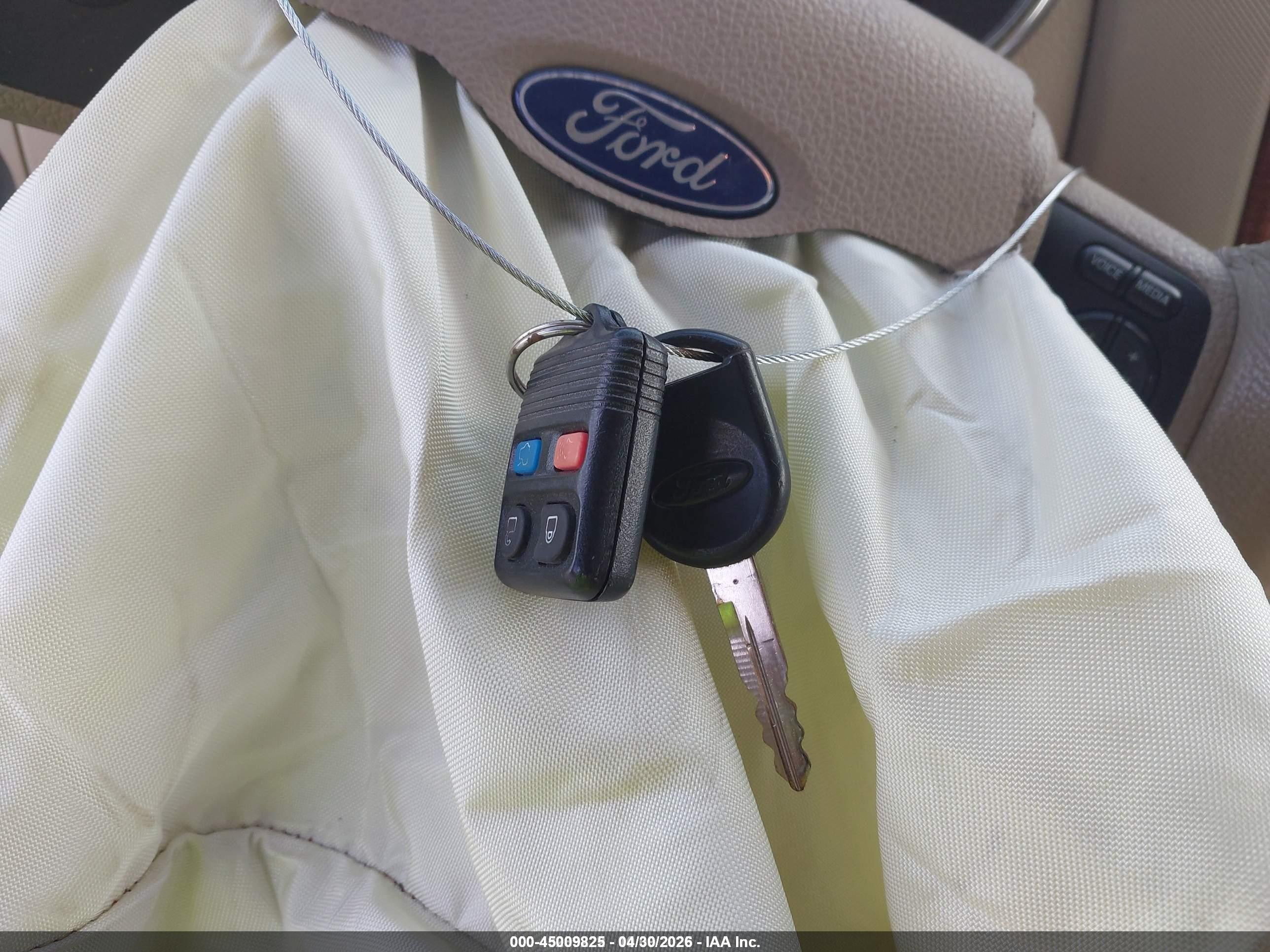 2008 Ford Explorer Eddie Bauer White vin: 1FMEU74808UB07326