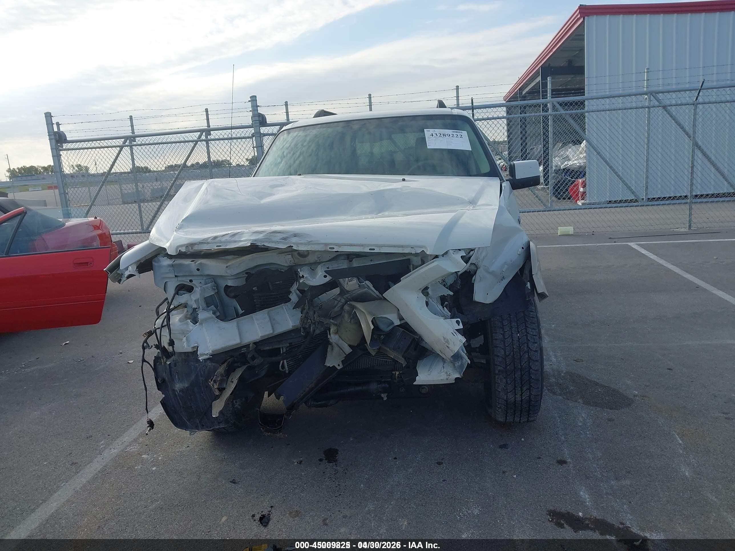 2008 Ford Explorer Eddie Bauer White vin: 1FMEU74808UB07326
