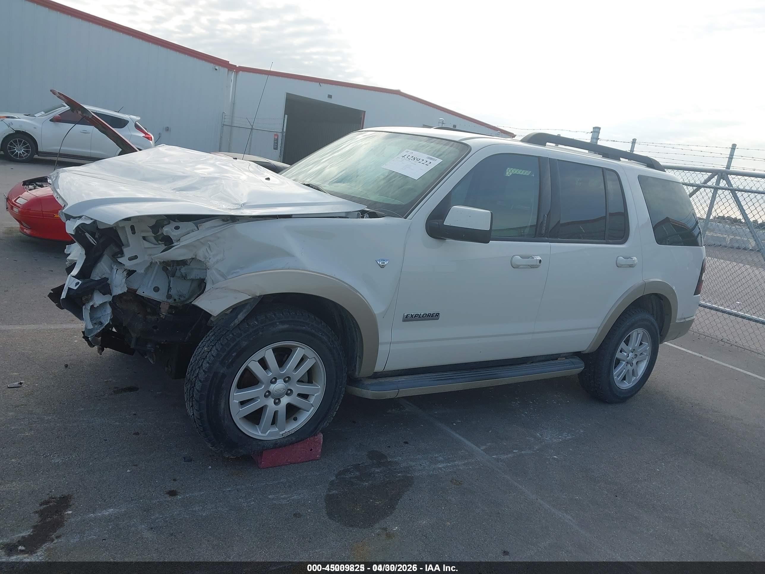 2008 Ford Explorer Eddie Bauer White vin: 1FMEU74808UB07326