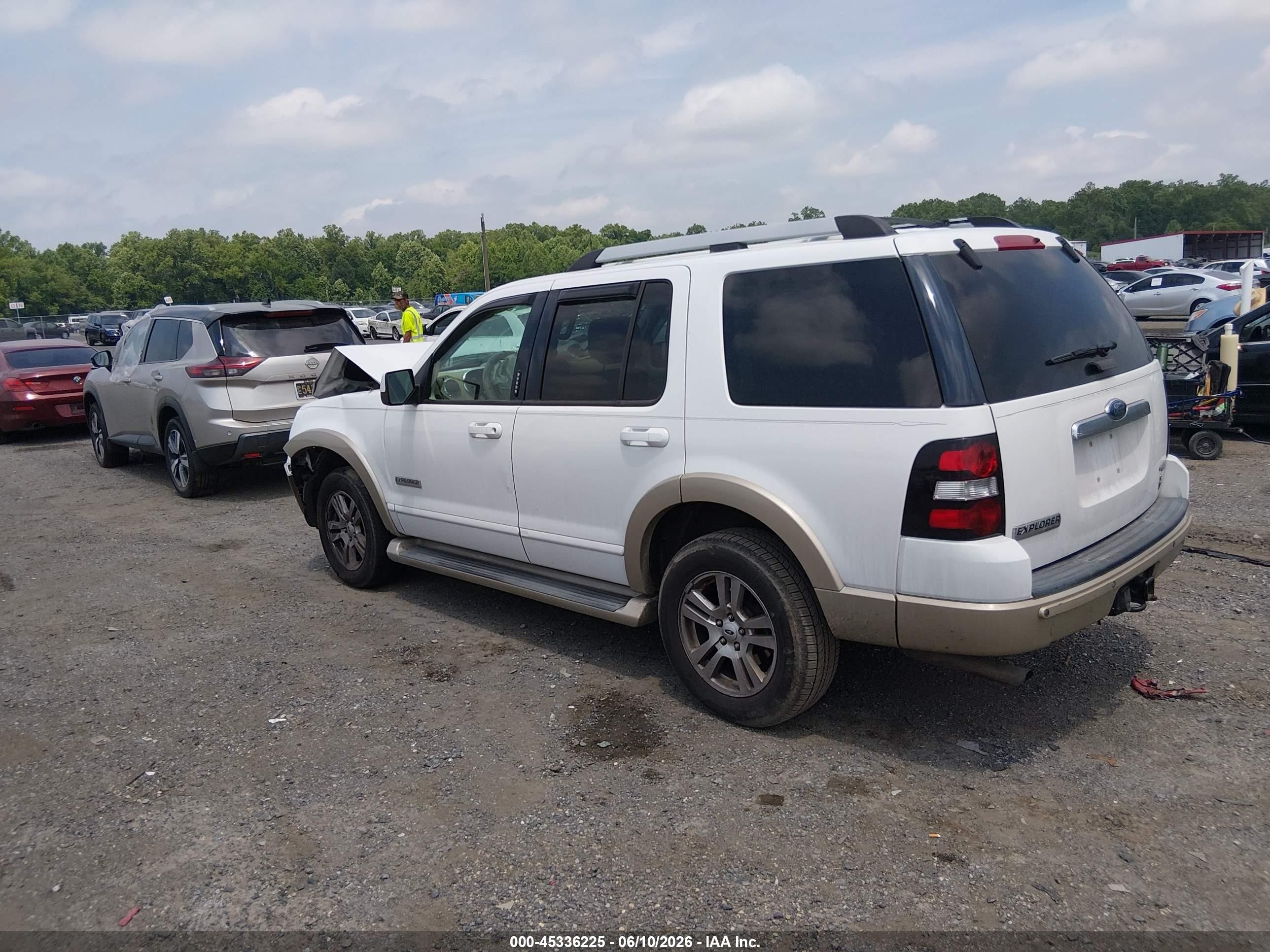2006 Ford Explorer Eddie Bauer Белый vin: 1FMEU74826UB32161