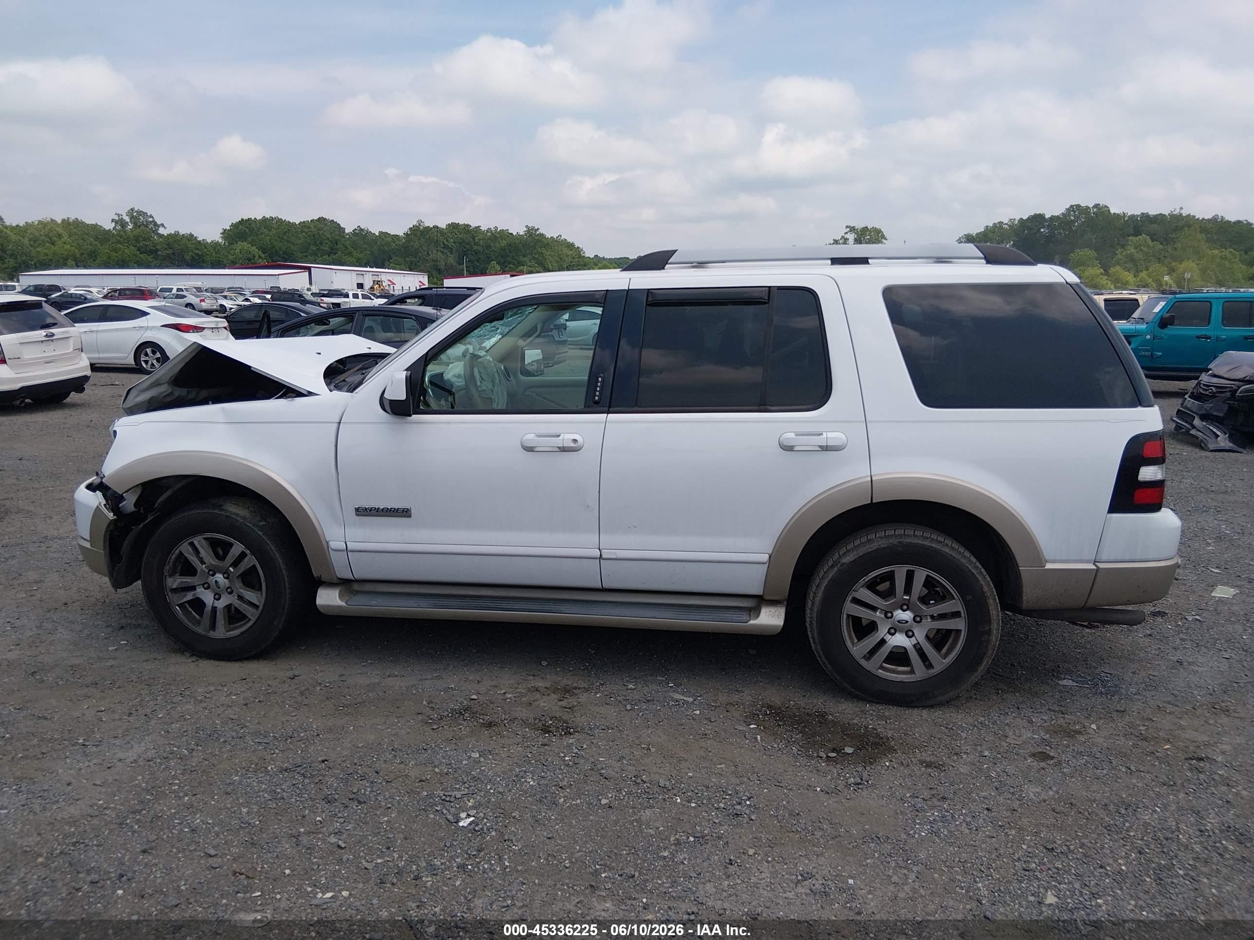 2006 Ford Explorer Eddie Bauer Белый vin: 1FMEU74826UB32161