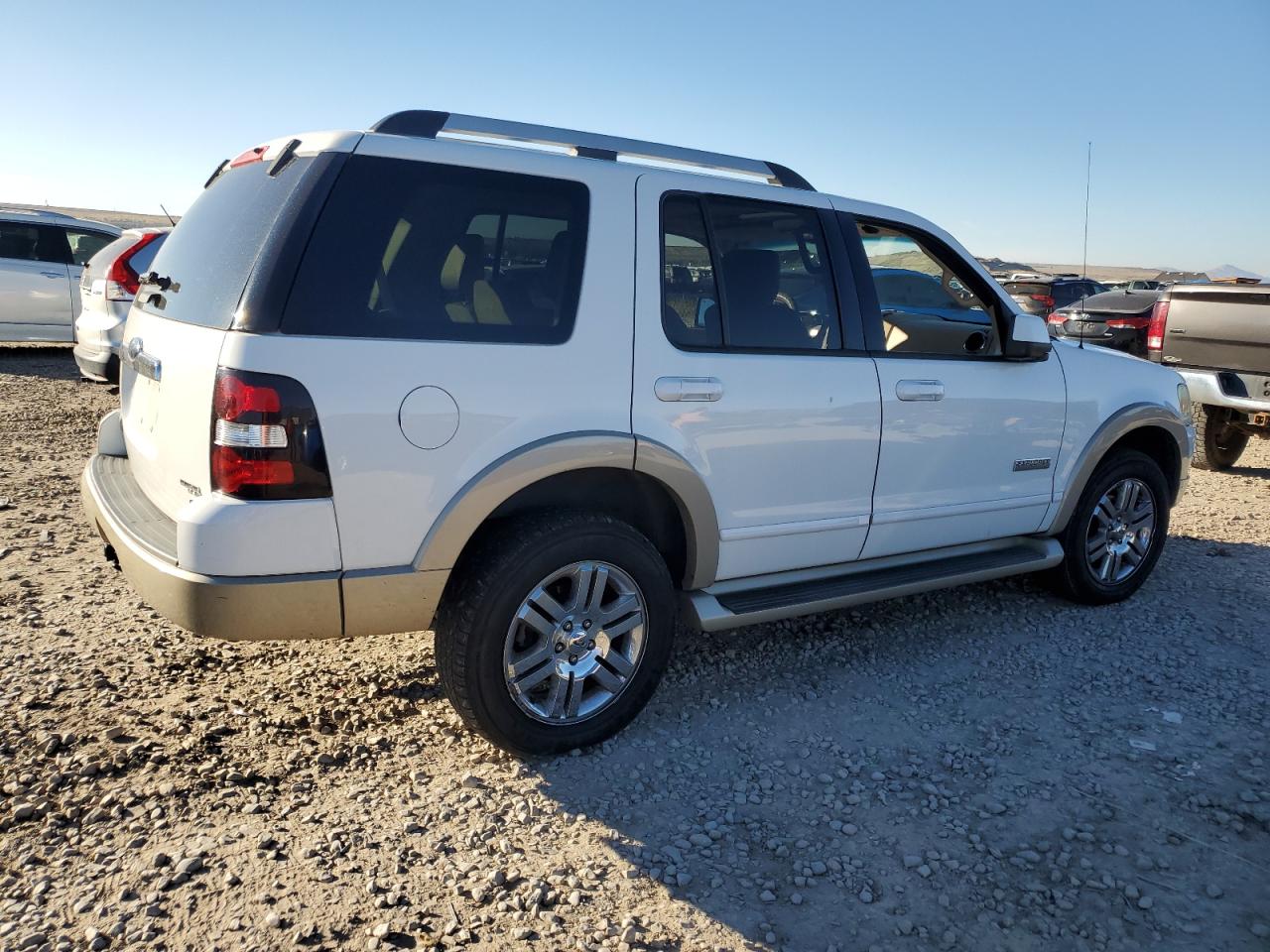 2006 Ford Explorer Eddie Bauer Белый vin: 1FMEU74836UB58428