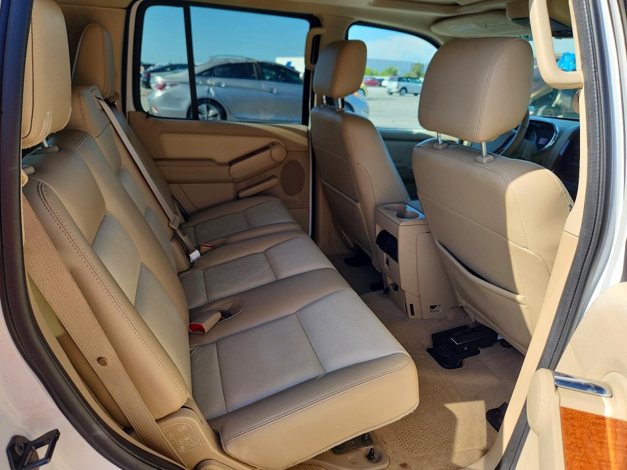 2006 Ford Explorer Eddie Bauer Белый vin: 1FMEU74866UB06548