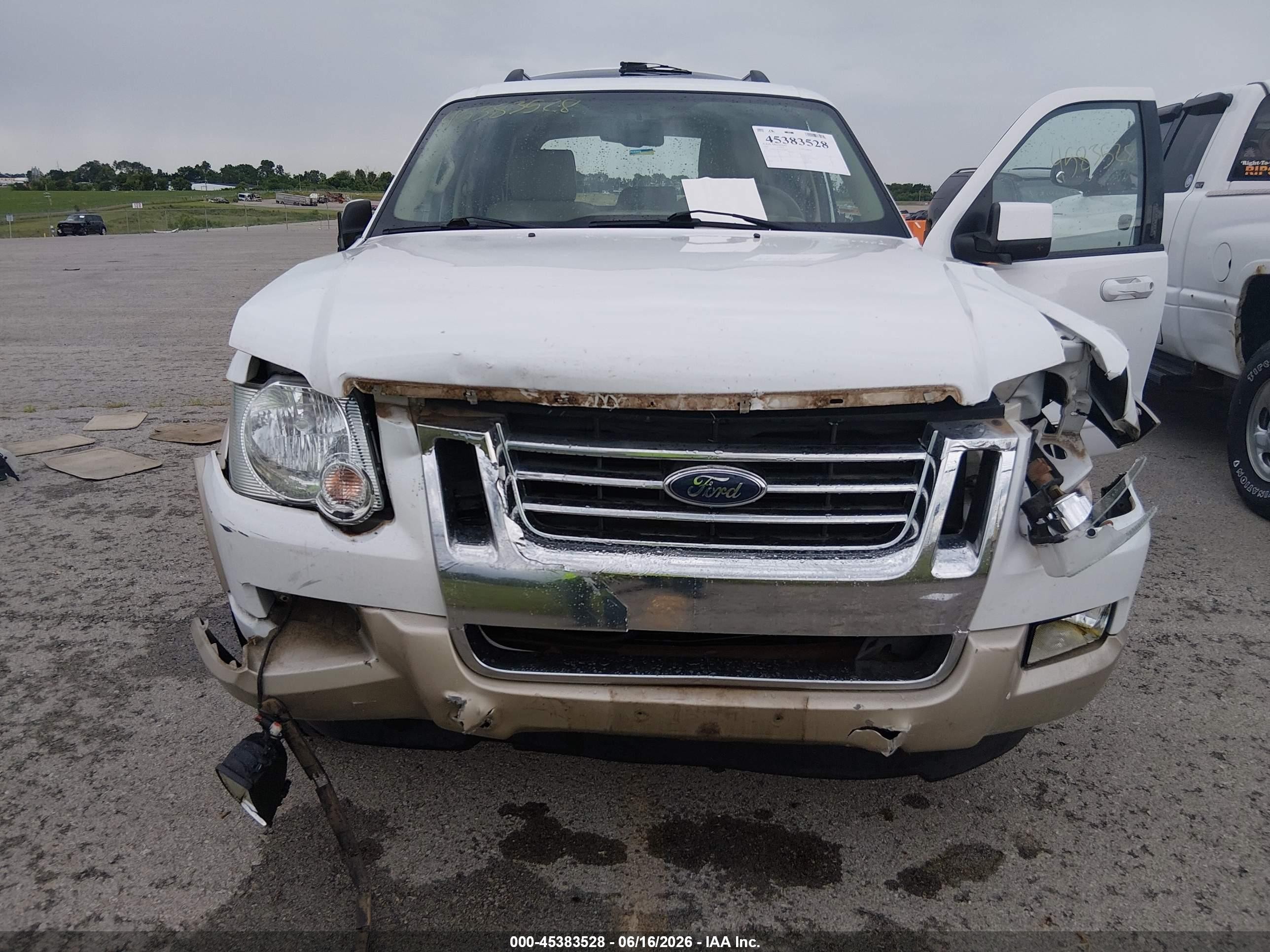 2007 Ford Explorer Eddie Bauer White vin: 1FMEU74E07UB16869
