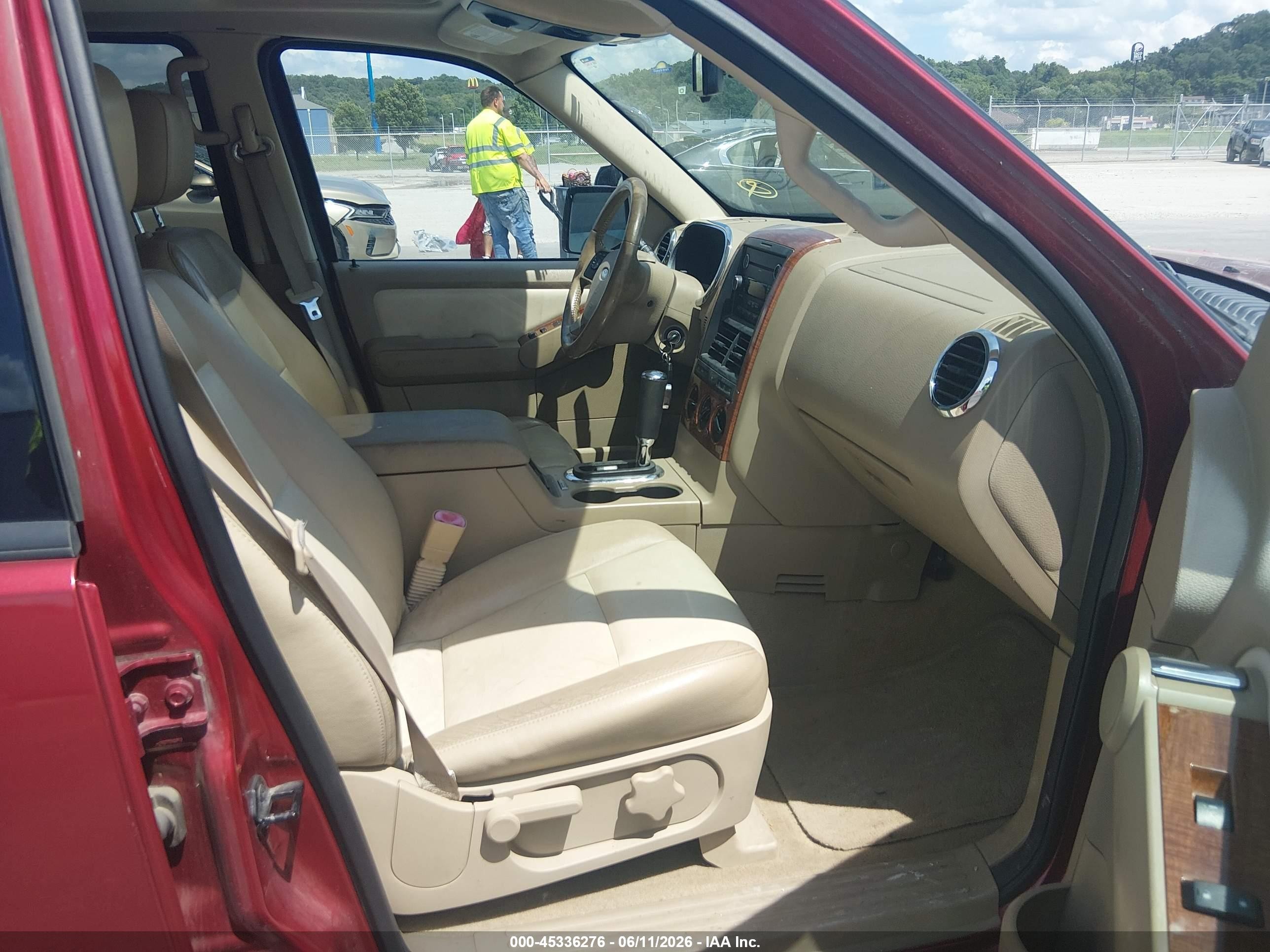 2008 Ford Explorer Eddie Bauer Red vin: 1FMEU74E18UA64962