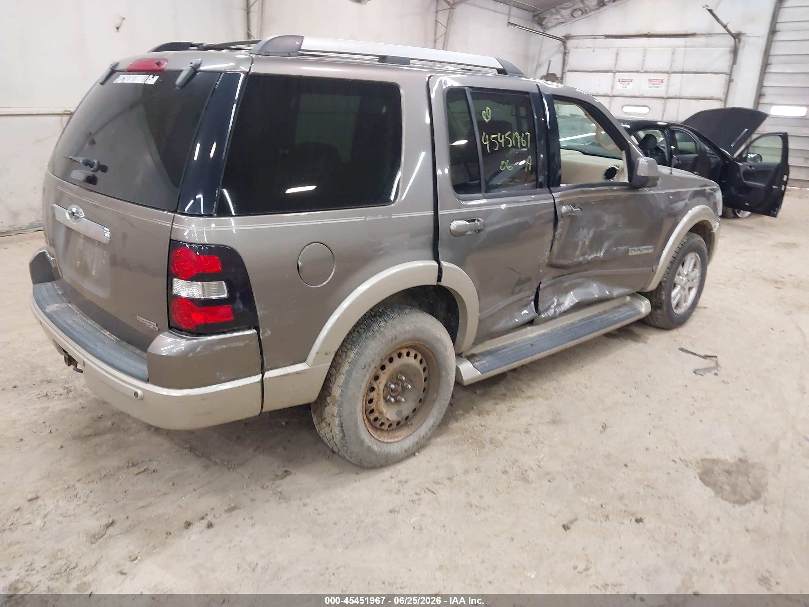 2006 Ford Explorer Eddie Bauer Gray vin: 1FMEU74E36UB09560