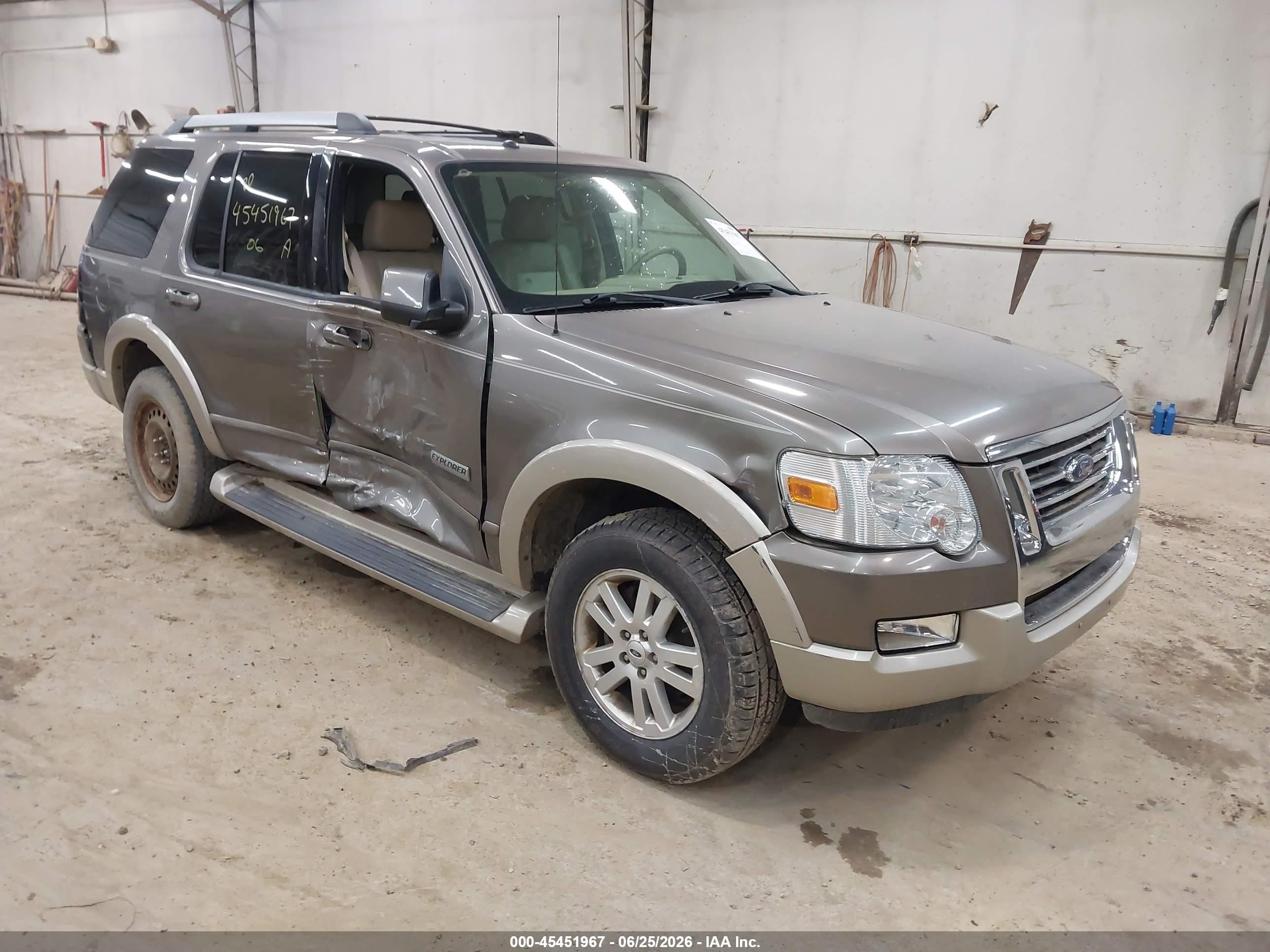 2006 Ford Explorer Eddie Bauer Серый vin: 1FMEU74E36UB09560