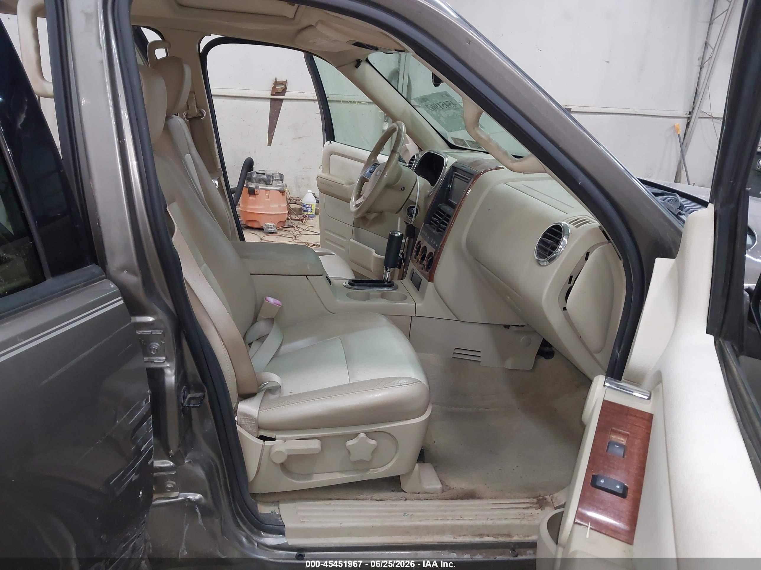 2006 Ford Explorer Eddie Bauer Gray vin: 1FMEU74E36UB09560