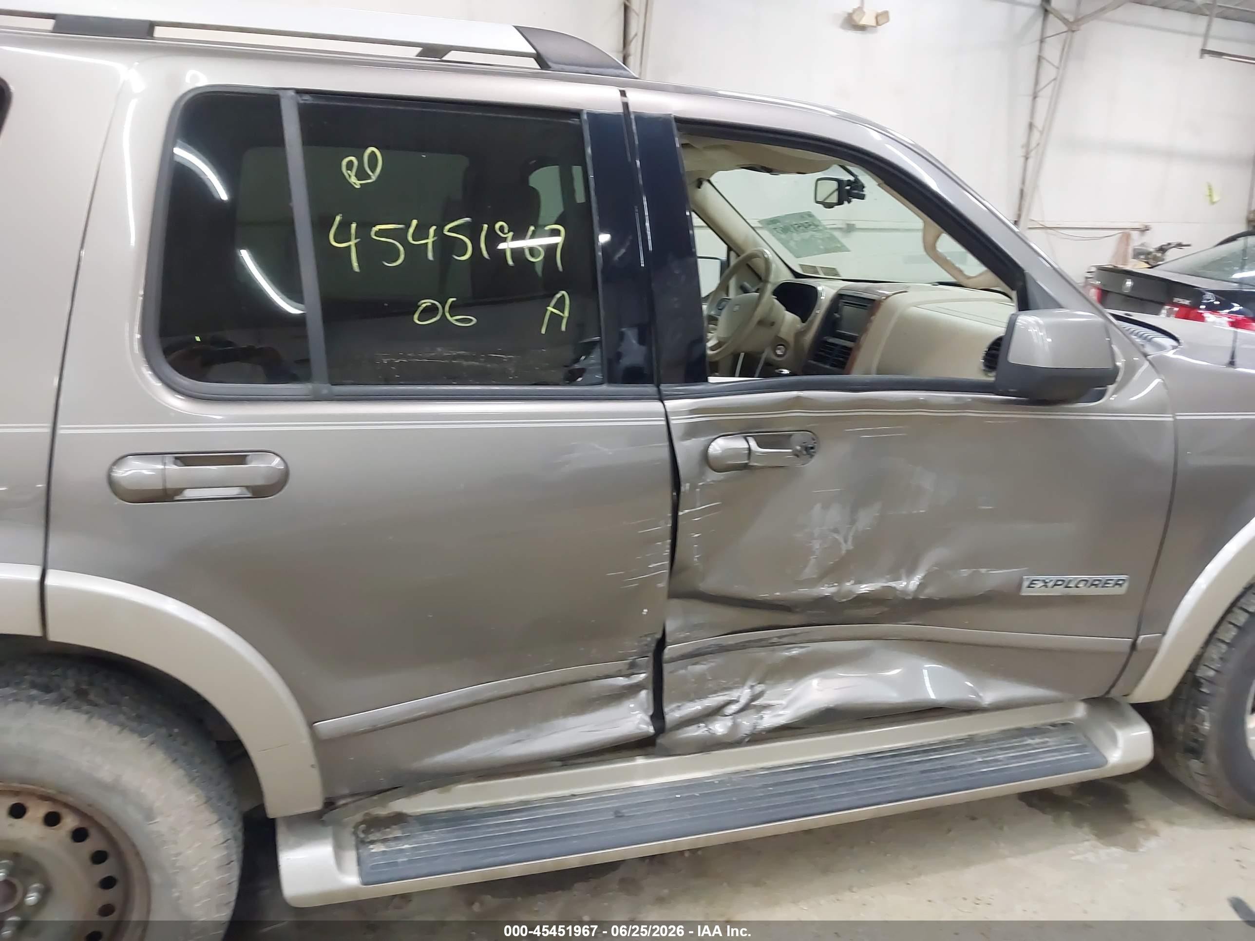 2006 Ford Explorer Eddie Bauer Gray vin: 1FMEU74E36UB09560