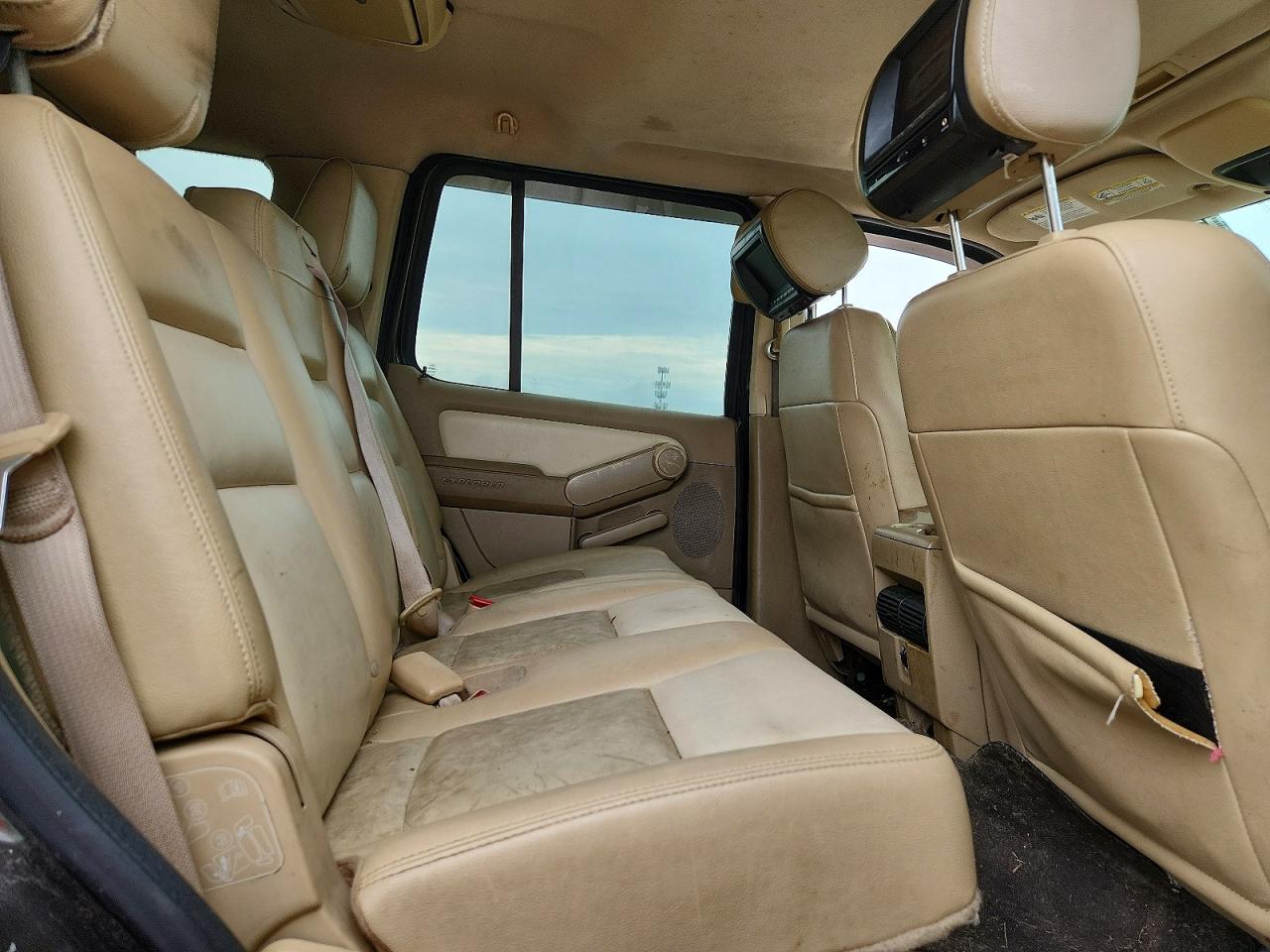 2007 Ford Exlplorer Gray vin: 1FMEU74E37UB87161