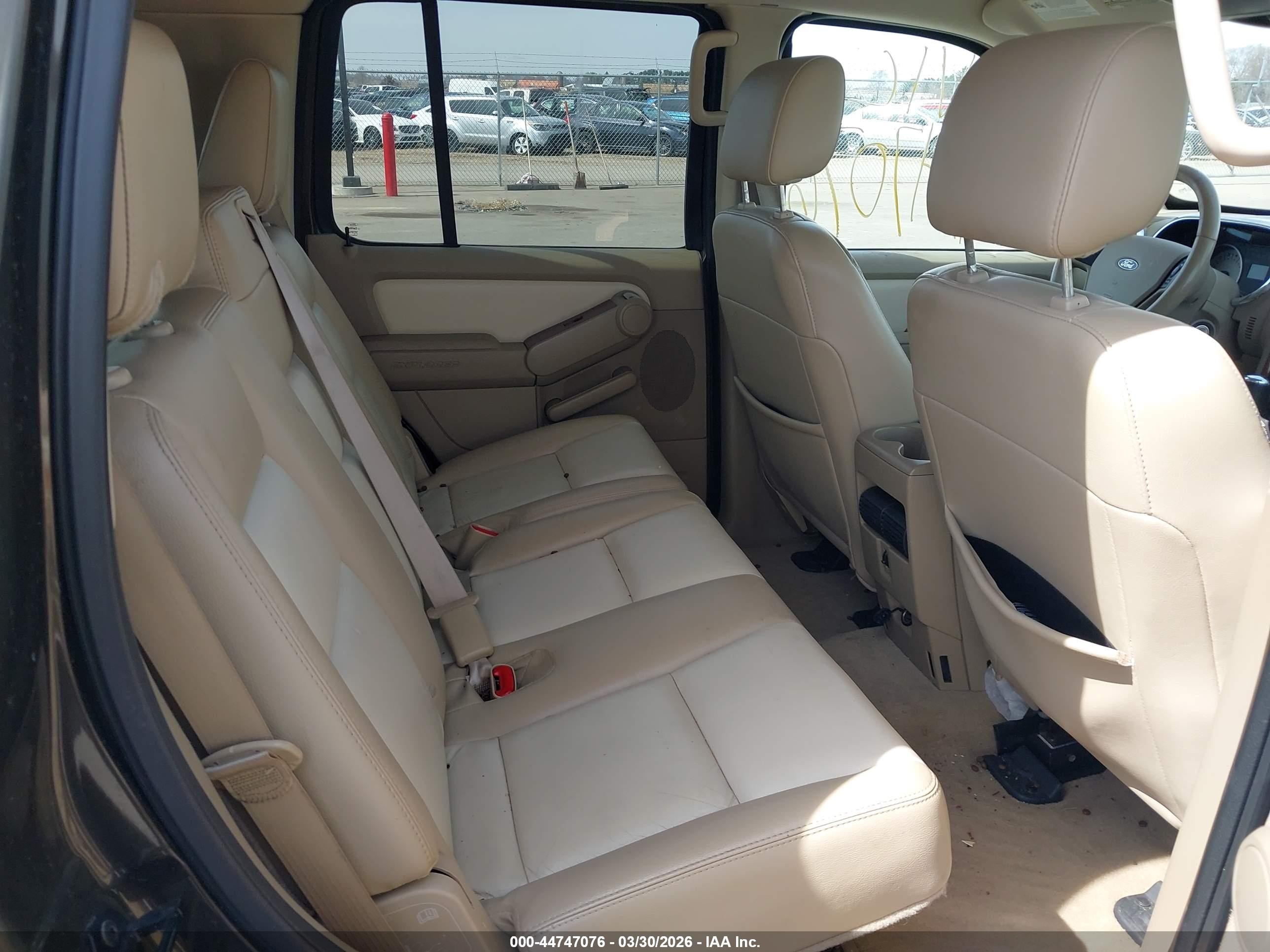2008 Ford Explorer Eddie Bauer Gray vin: 1FMEU74E38UB29150