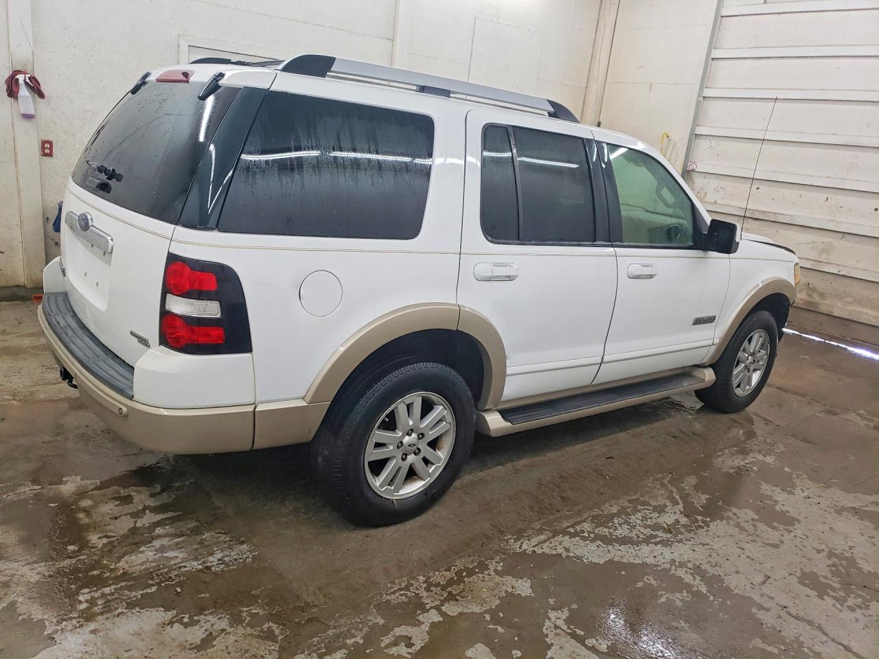2006 Ford Explorer Eddie Bauer White vin: 1FMEU74E46UB44009