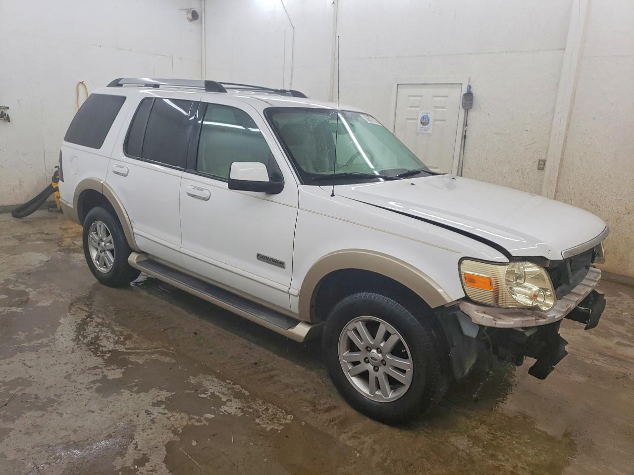 2006 Ford Explorer Eddie Bauer White vin: 1FMEU74E46UB44009