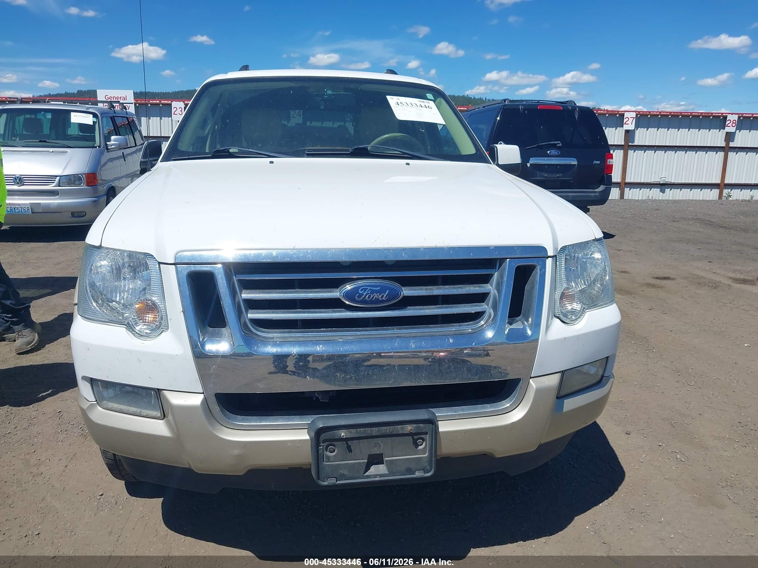 2007 Ford Explorer Eddie Bauer Белый vin: 1FMEU74E57UB36194