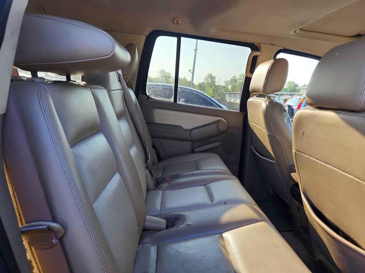 2008 Ford Explorer Eddie Bauer Gray vin: 1FMEU74E88UB33095