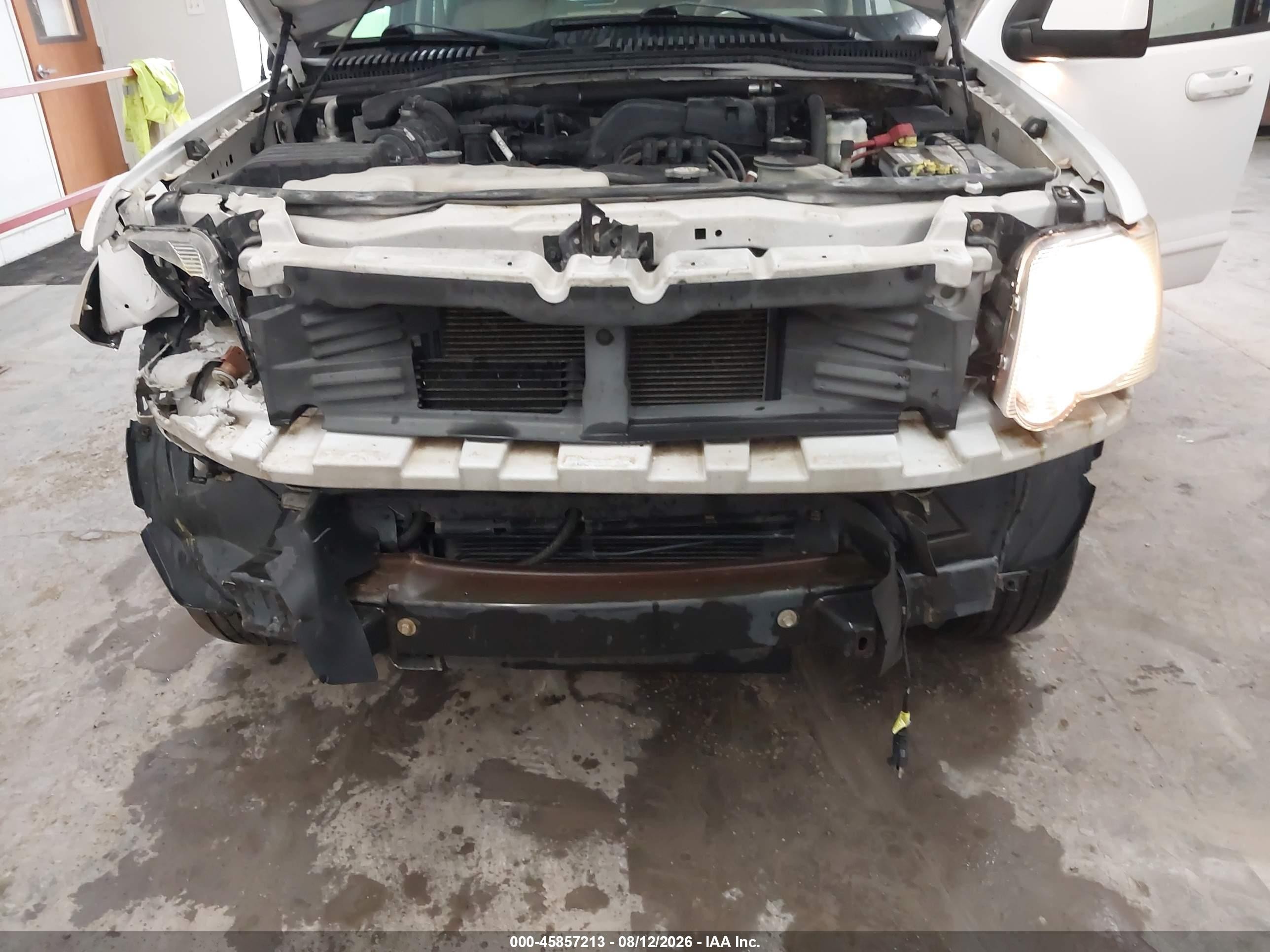 2007 Ford Explorer Eddie Bauer White vin: 1FMEU74E97UB23478