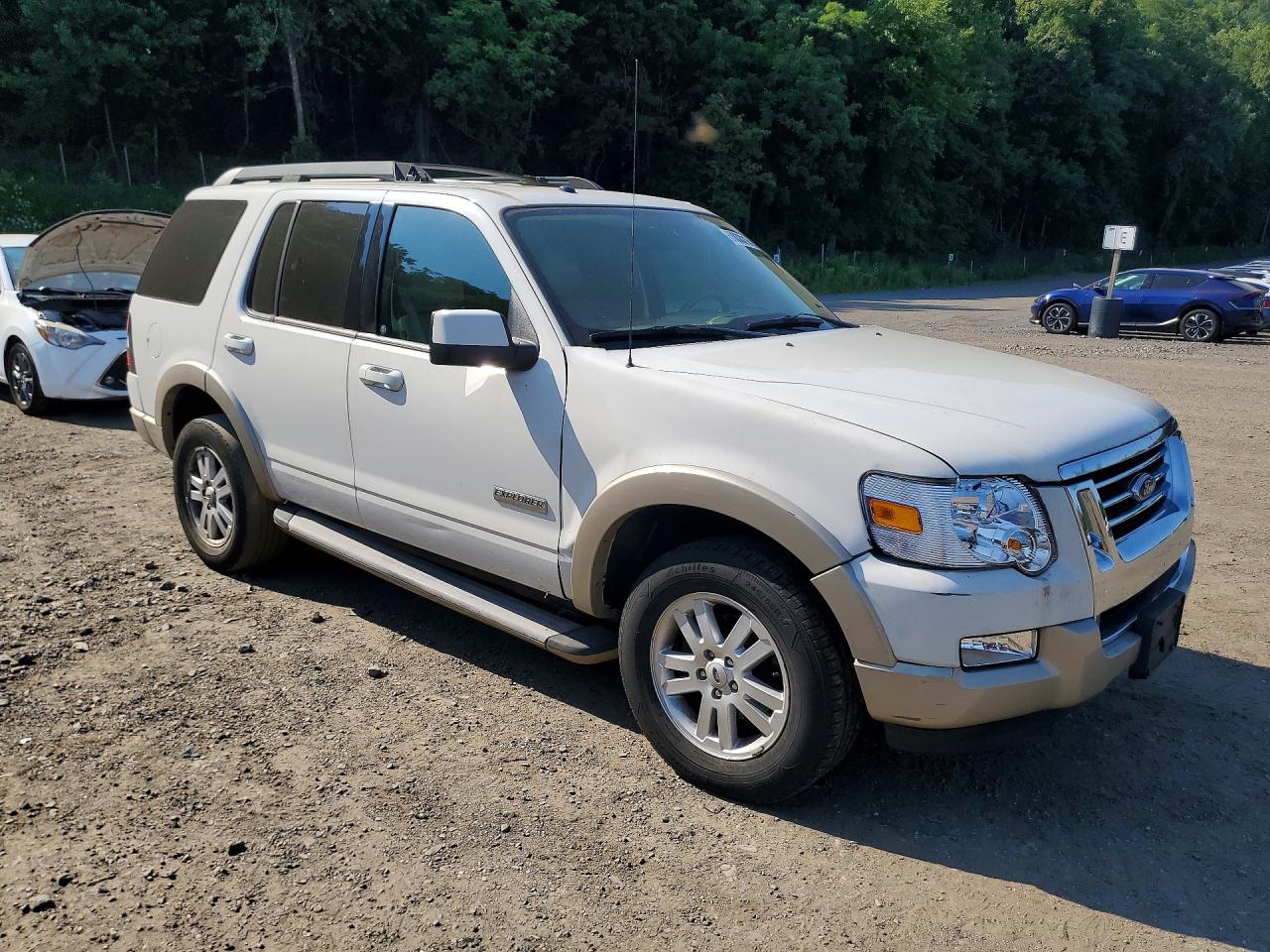 2008 Ford Explorer Eddie Bauer White vin: 1FMEU74EX8UA14030