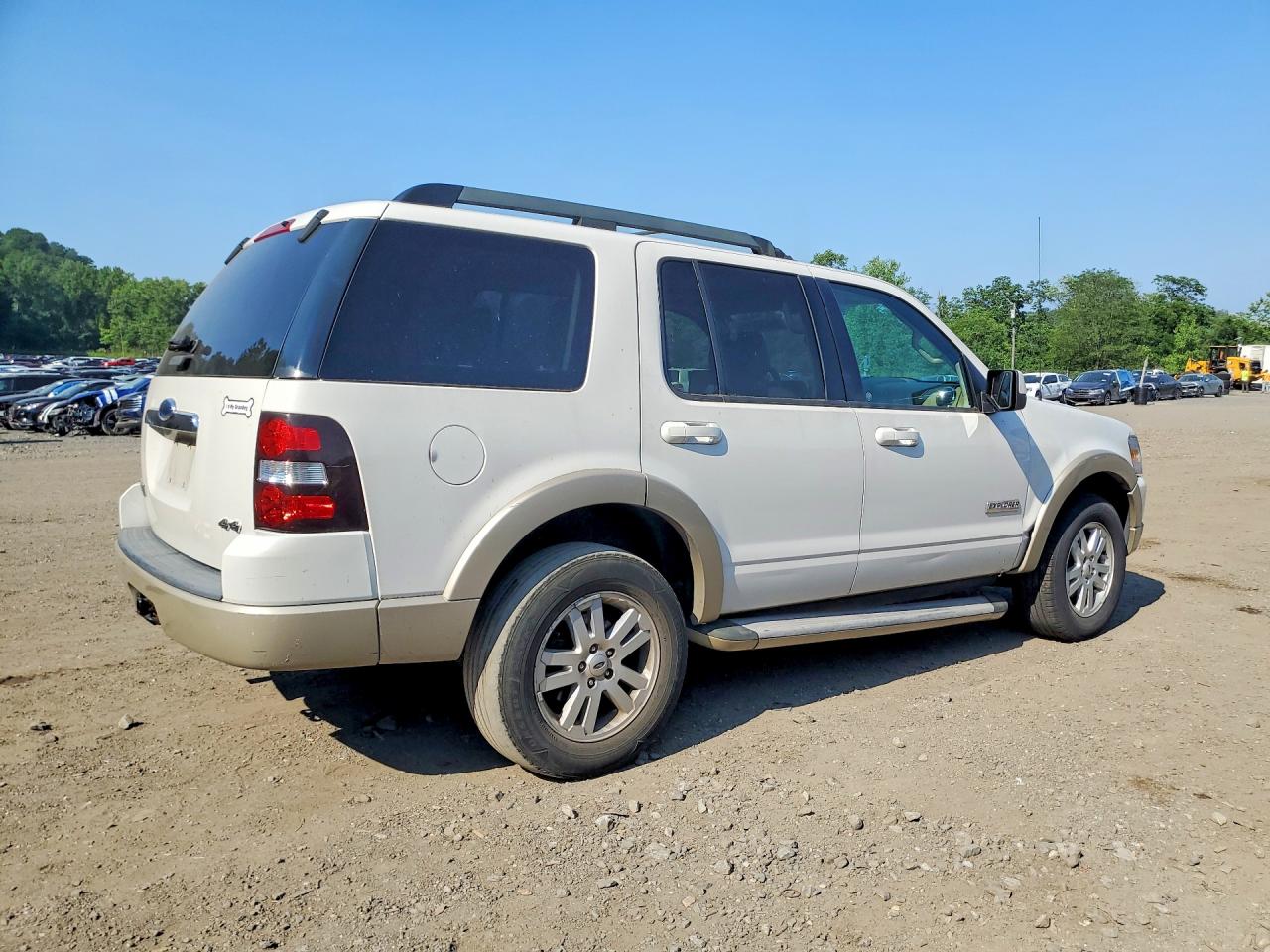 2008 Ford Explorer Eddie Bauer White vin: 1FMEU74EX8UA14030