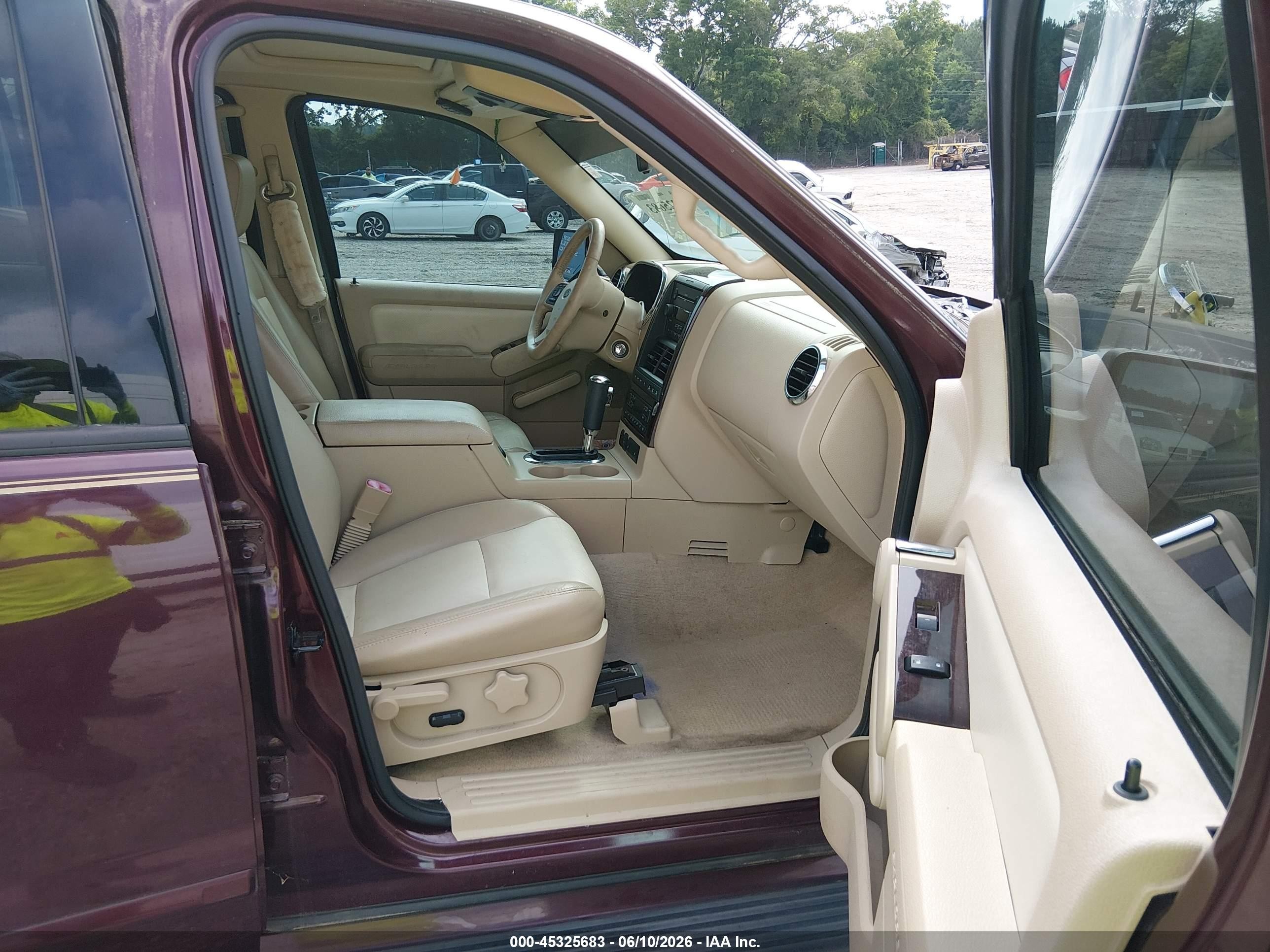 2006 Ford Explorer Limited Maroon vin: 1FMEU75806UB50026