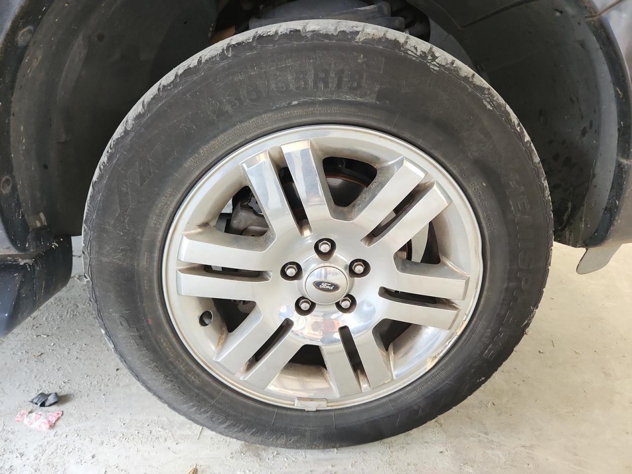 2006 Ford Explorer Limited Black vin: 1FMEU75876UB09506 Damage: Right Front Wheel, Bent, Replacement Required