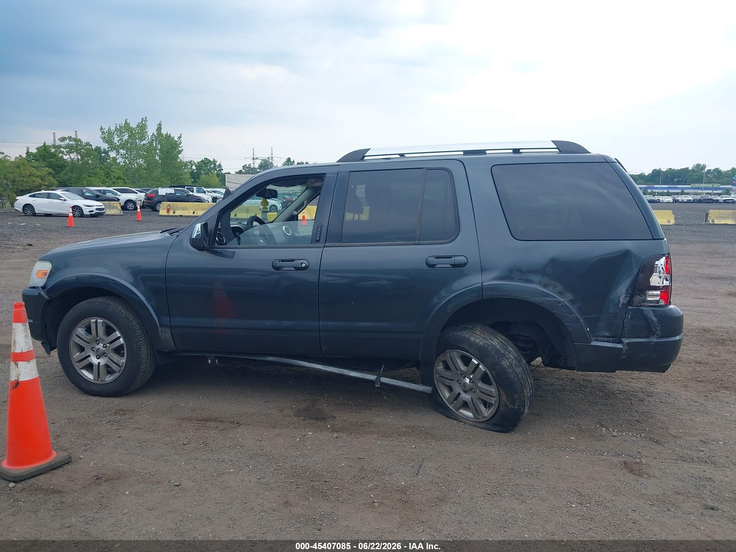 2009 Ford Explorer Limited Gray vin: 1FMEU758X9UA26009