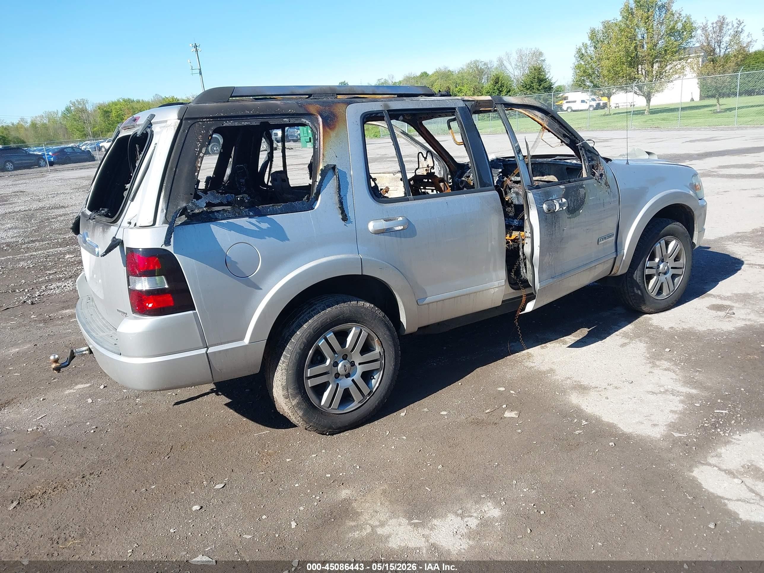 2007 Ford Explorer Limited Silver vin: 1FMEU75E77UB59281