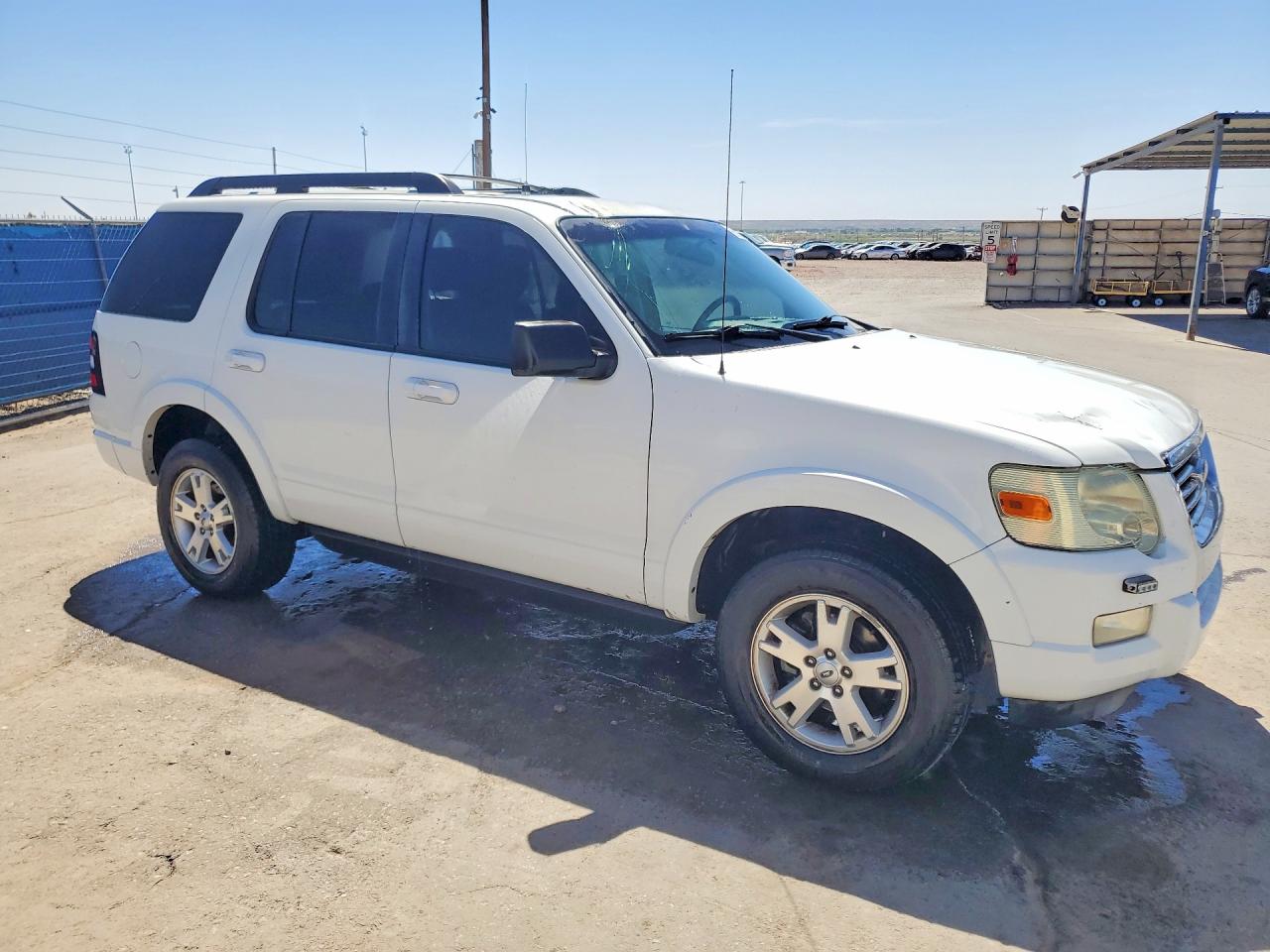 2010 Ford Explorer Xlt White vin: 1FMEU7DE2AUA86104