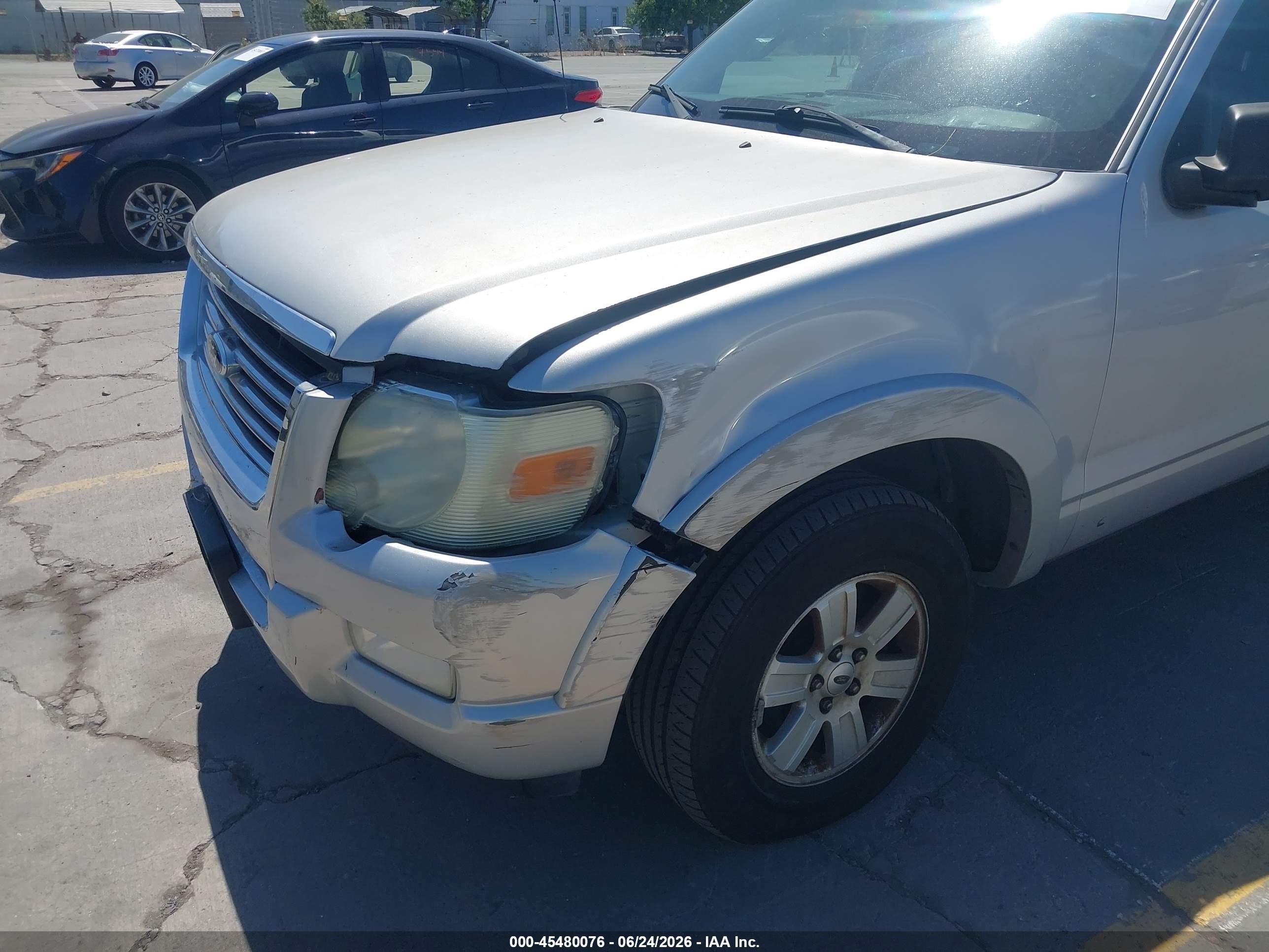 2010 Ford Explorer Xlt Silver vin: 1FMEU7DE2AUB03452