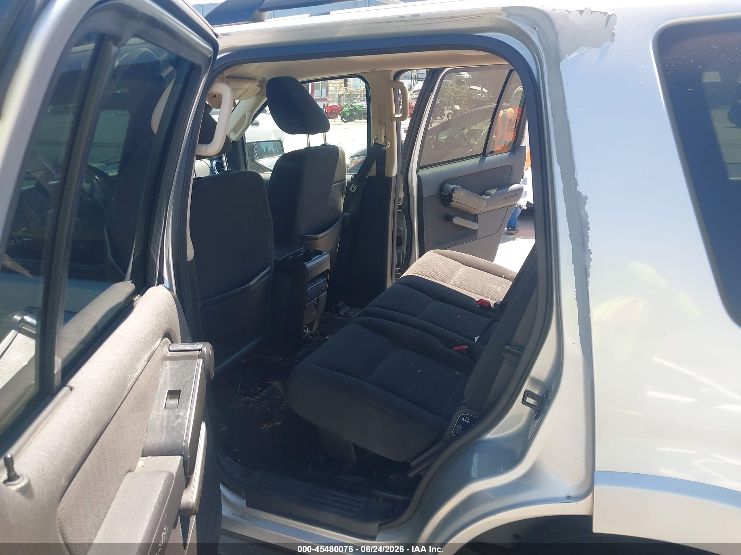 2010 Ford Explorer Xlt Silver vin: 1FMEU7DE2AUB03452