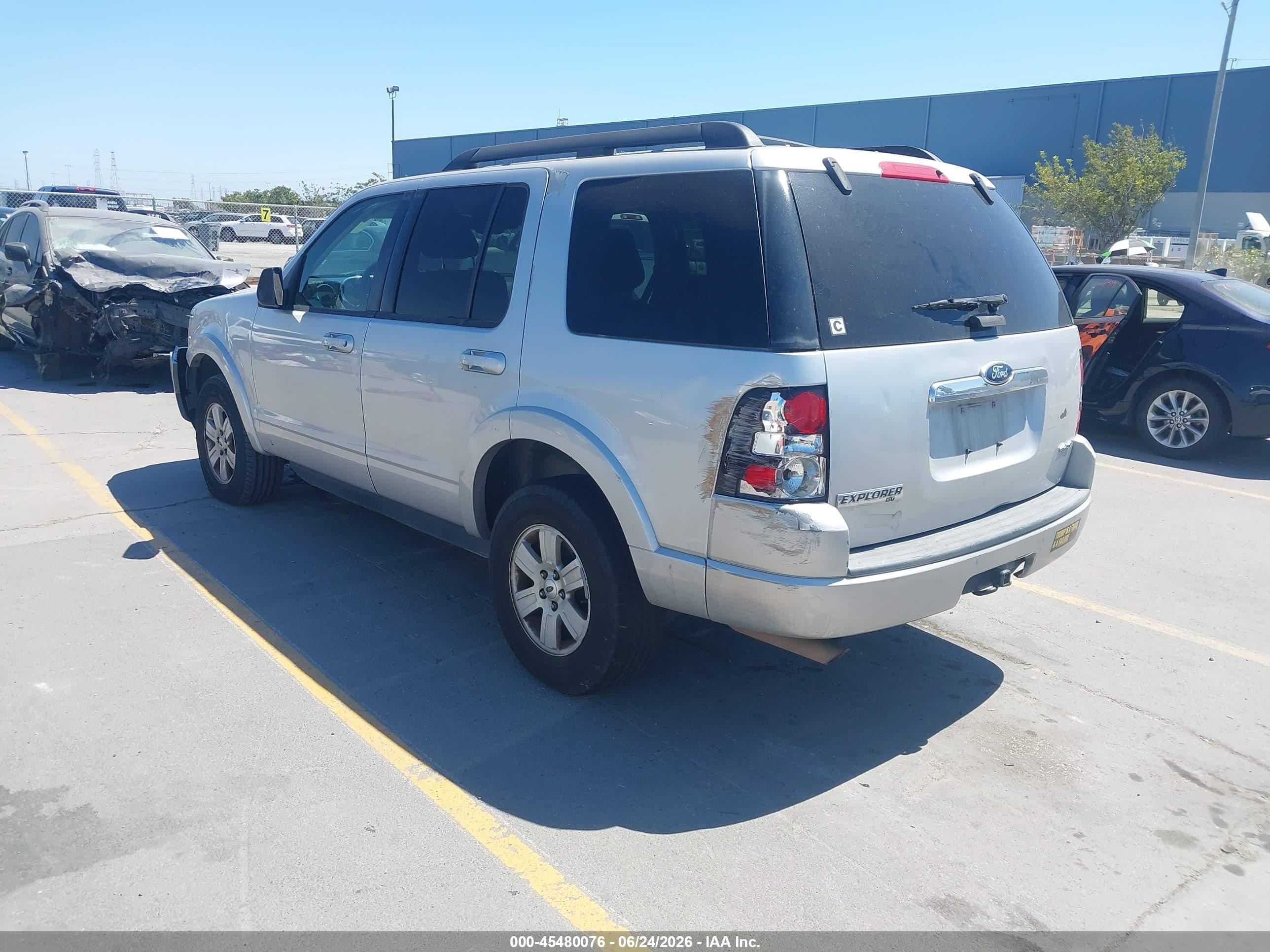 2010 Ford Explorer Xlt Silver vin: 1FMEU7DE2AUB03452