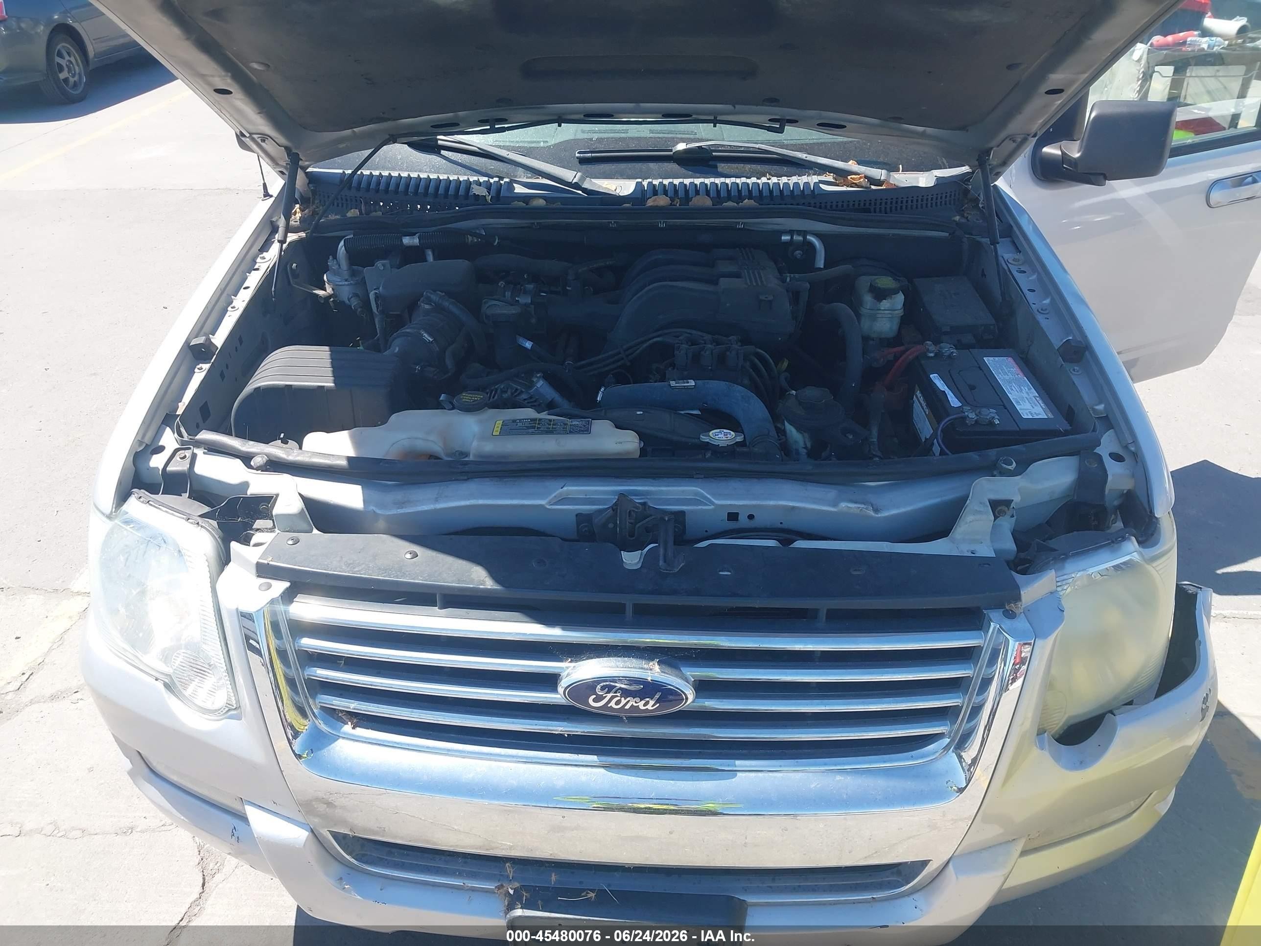 2010 Ford Explorer Xlt Silver vin: 1FMEU7DE2AUB03452