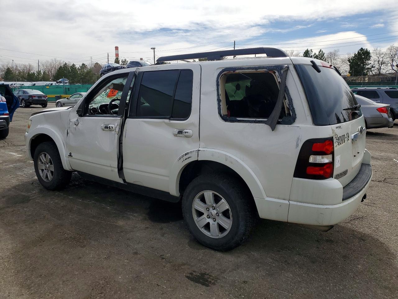 2010 Ford Explorer Xlt Белый vin: 1FMEU7DE8AUB03553