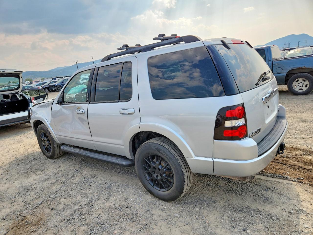 2010 Ford Explorer Xlt Silver vin: 1FMEU7DEXAUA05463