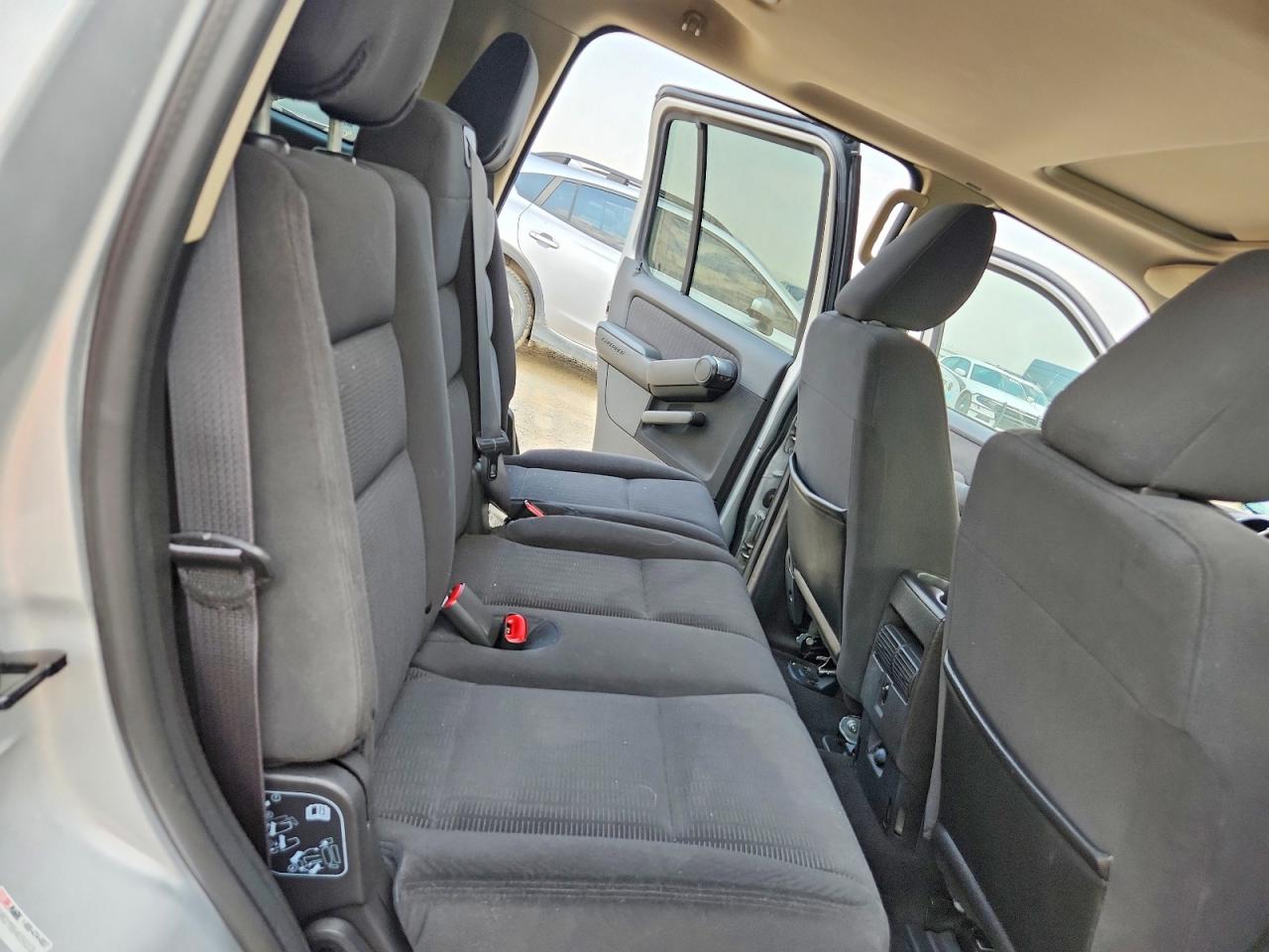 2010 Ford Explorer Xlt Silver vin: 1FMEU7DEXAUA05463