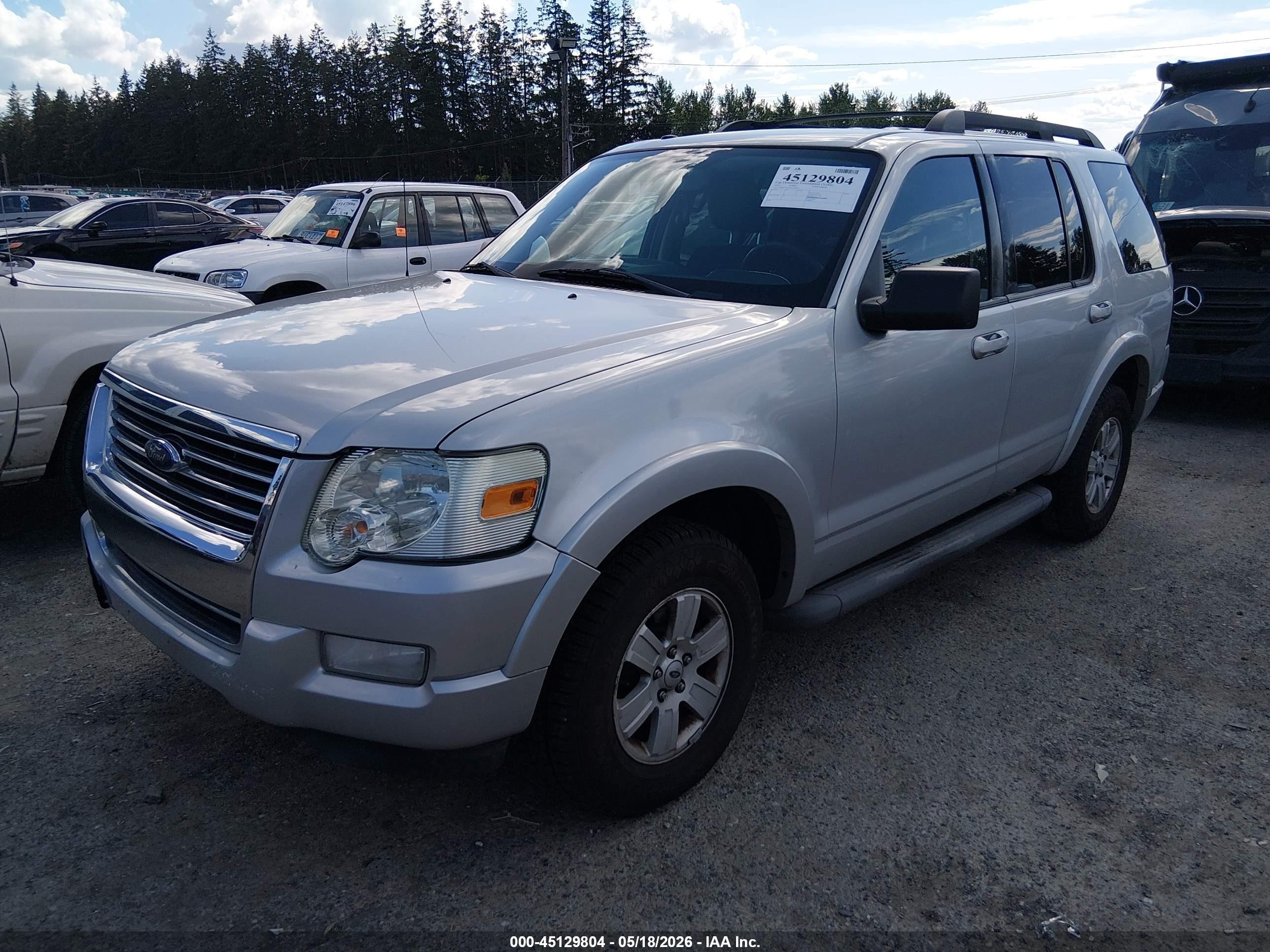 2010 Ford Explorer Xlt Silver vin: 1FMEU7DEXAUA78221