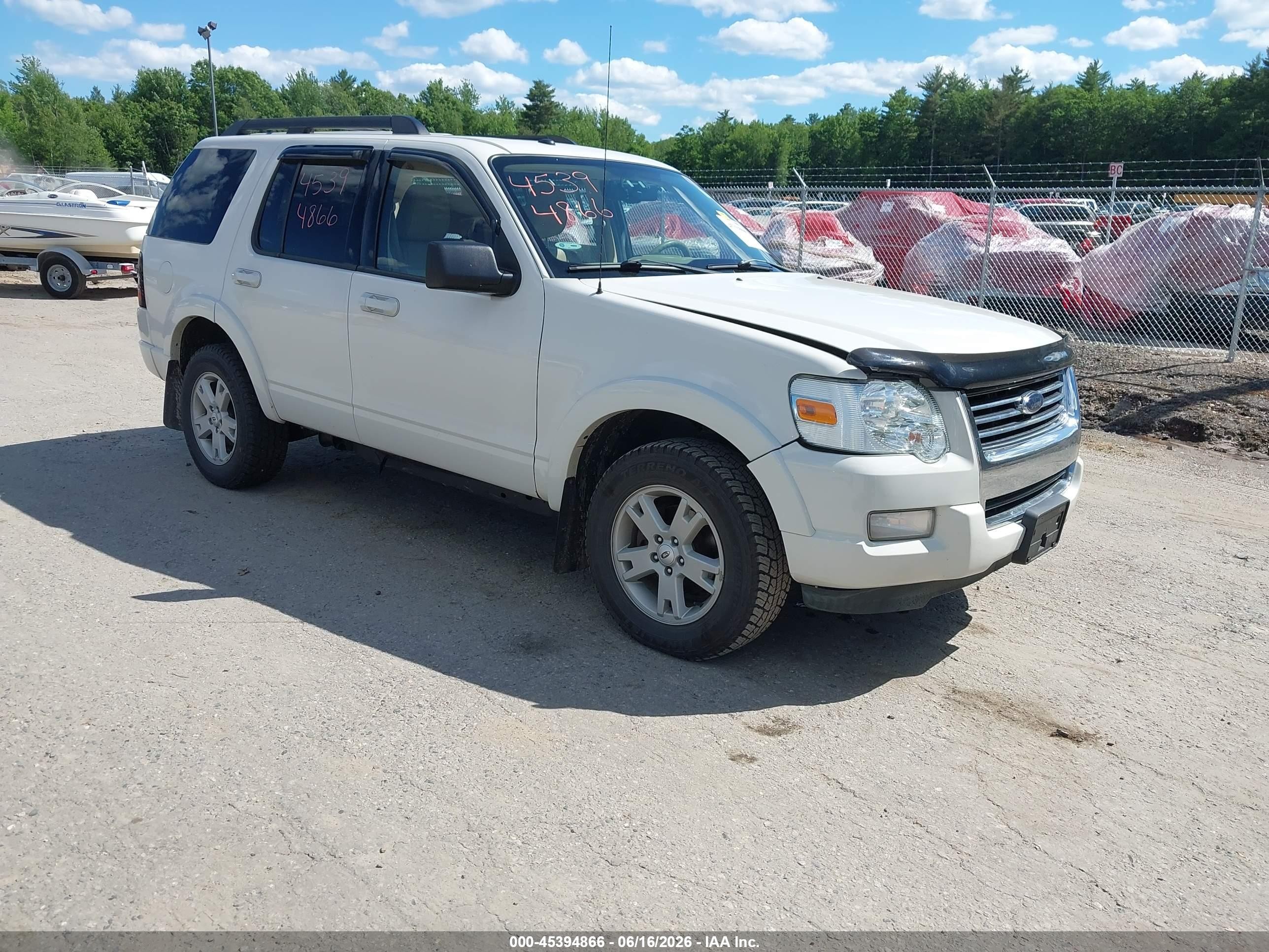 2010 Ford Explorer Xlt White vin: 1FMEU7DEXAUA80759