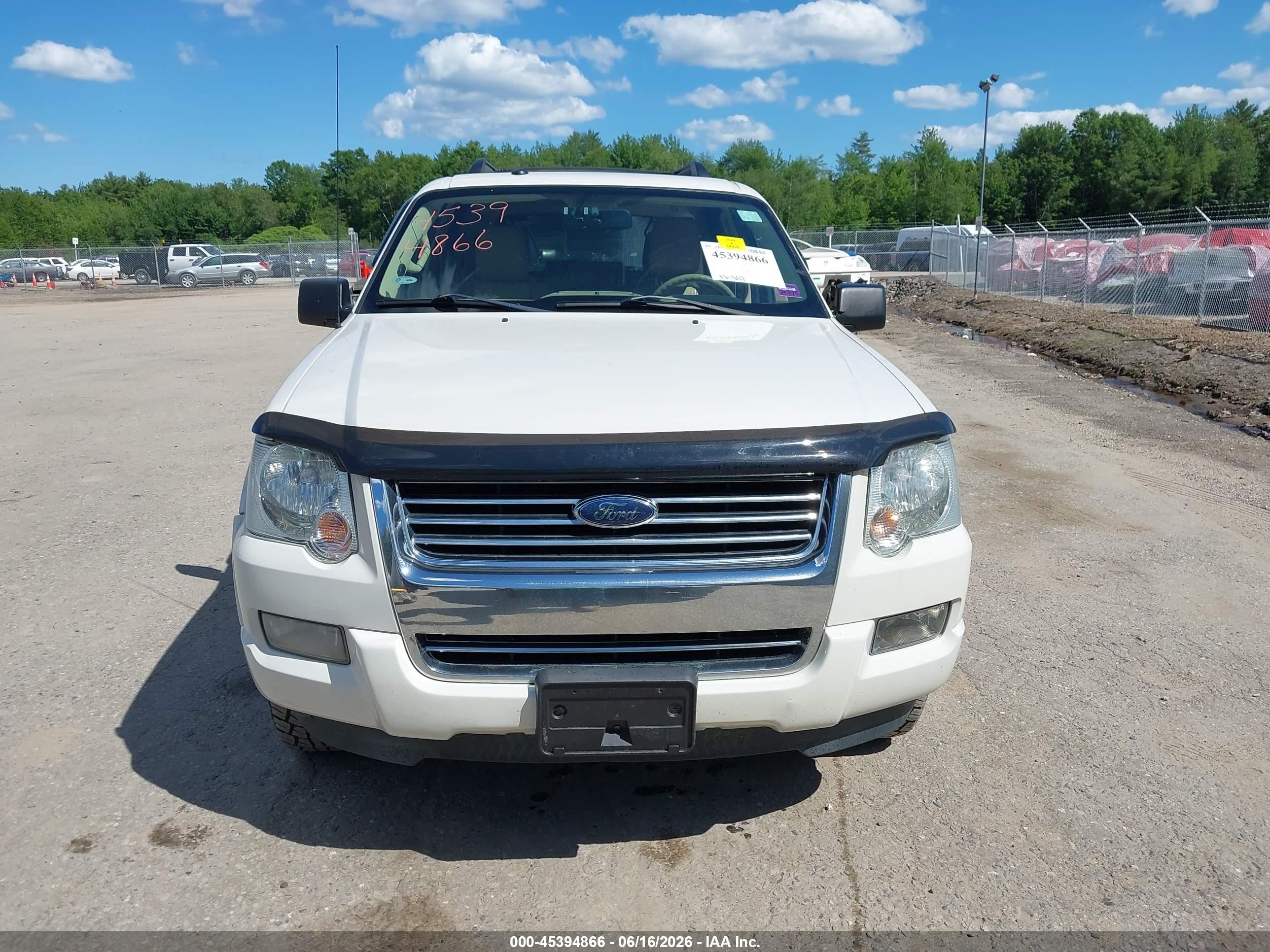 2010 Ford Explorer Xlt White vin: 1FMEU7DEXAUA80759