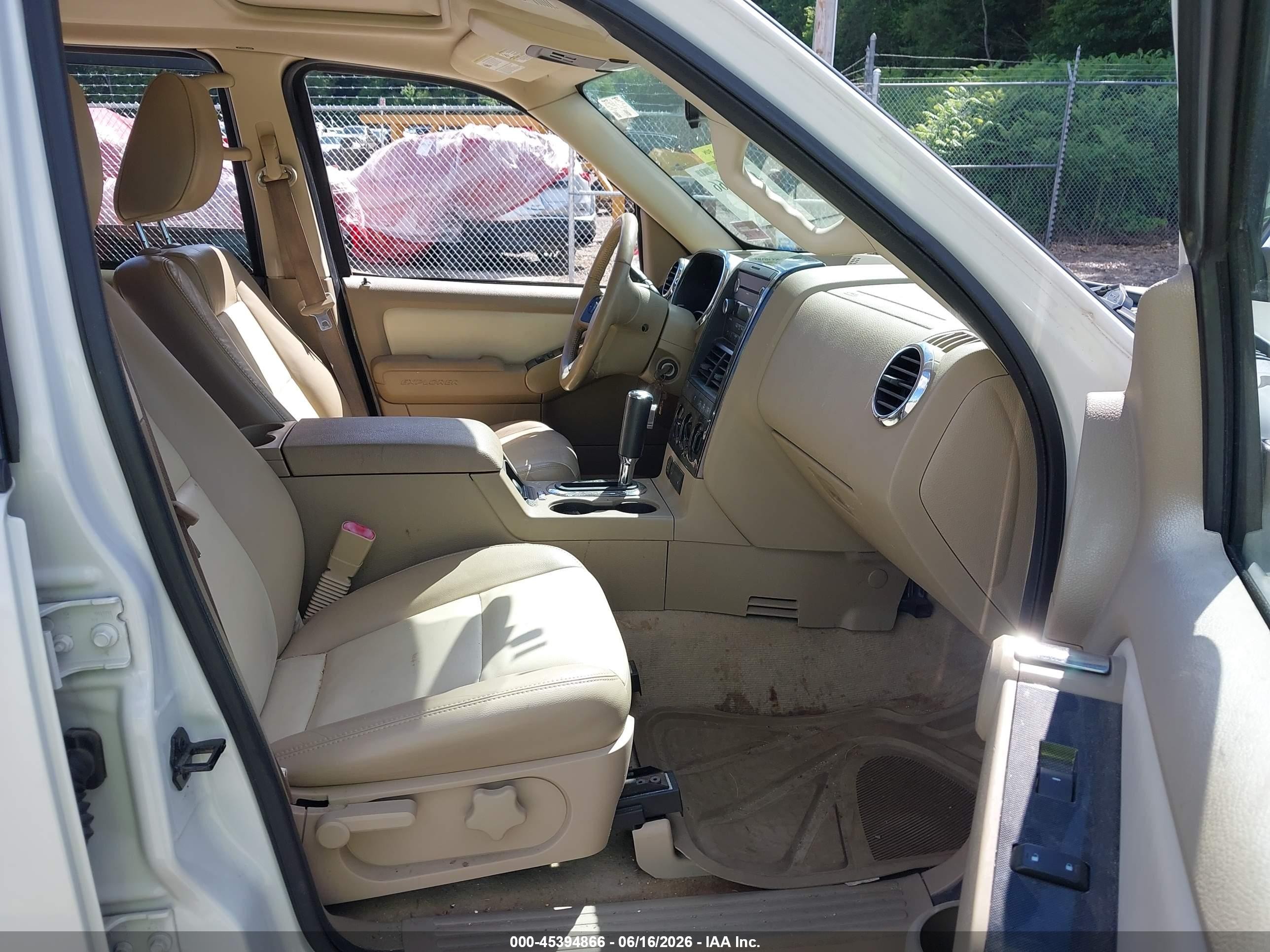 2010 Ford Explorer Xlt White vin: 1FMEU7DEXAUA80759