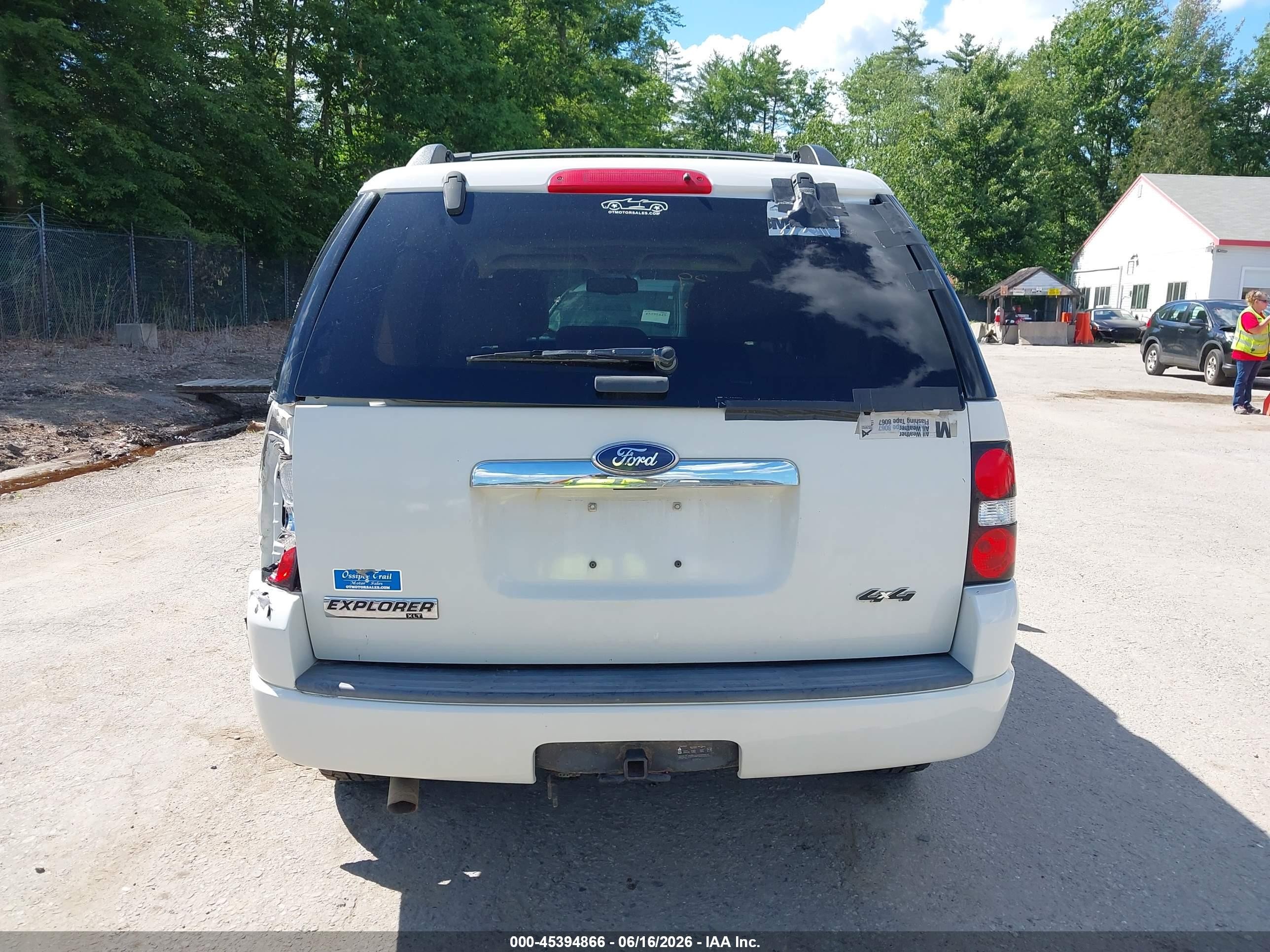 2010 Ford Explorer Xlt White vin: 1FMEU7DEXAUA80759