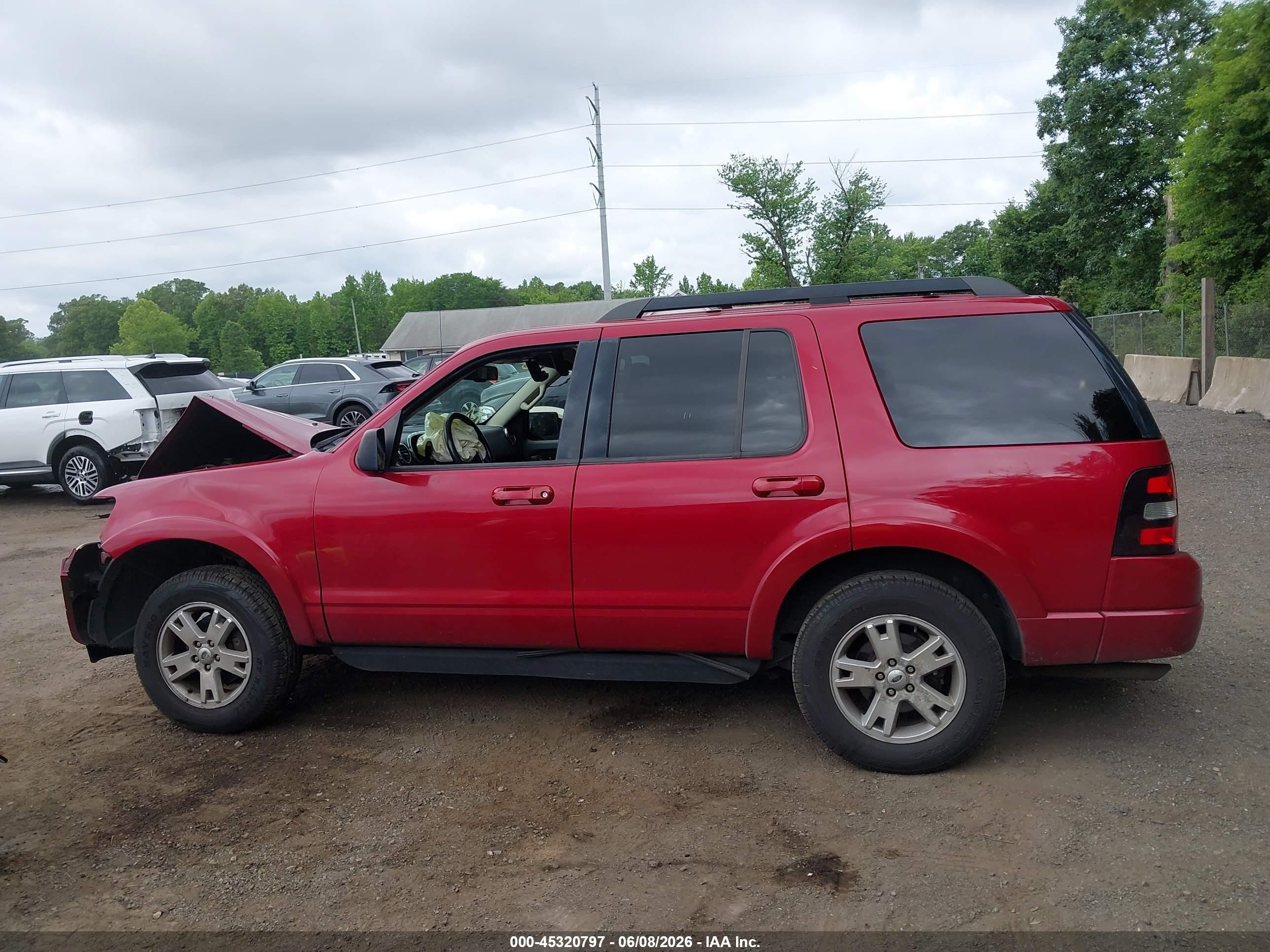 2010 Ford Explorer Xlt Red vin: 1FMEU7DEXAUA81507
